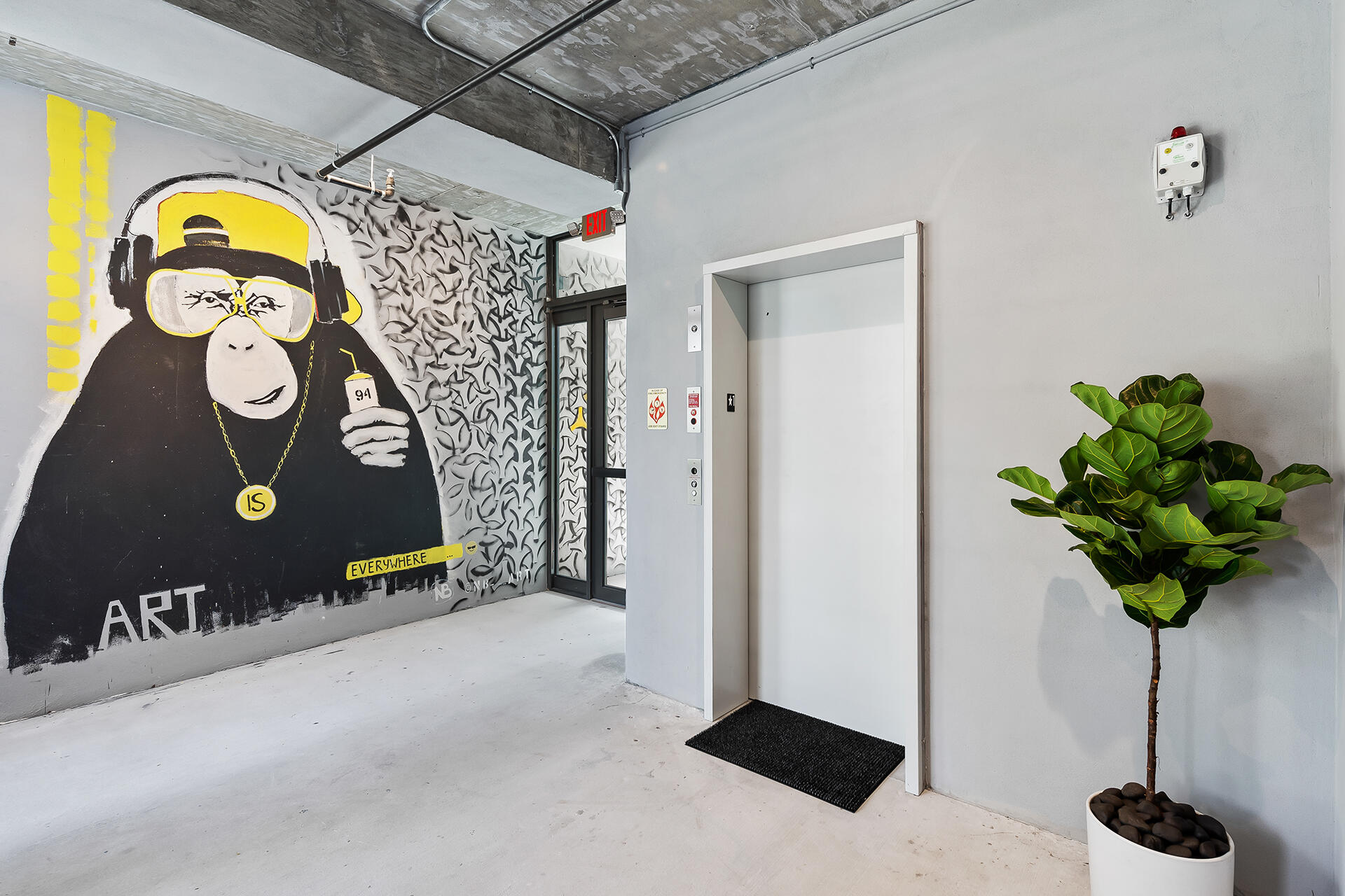 637 NE 4th Fort Lauderdale, FL 33304