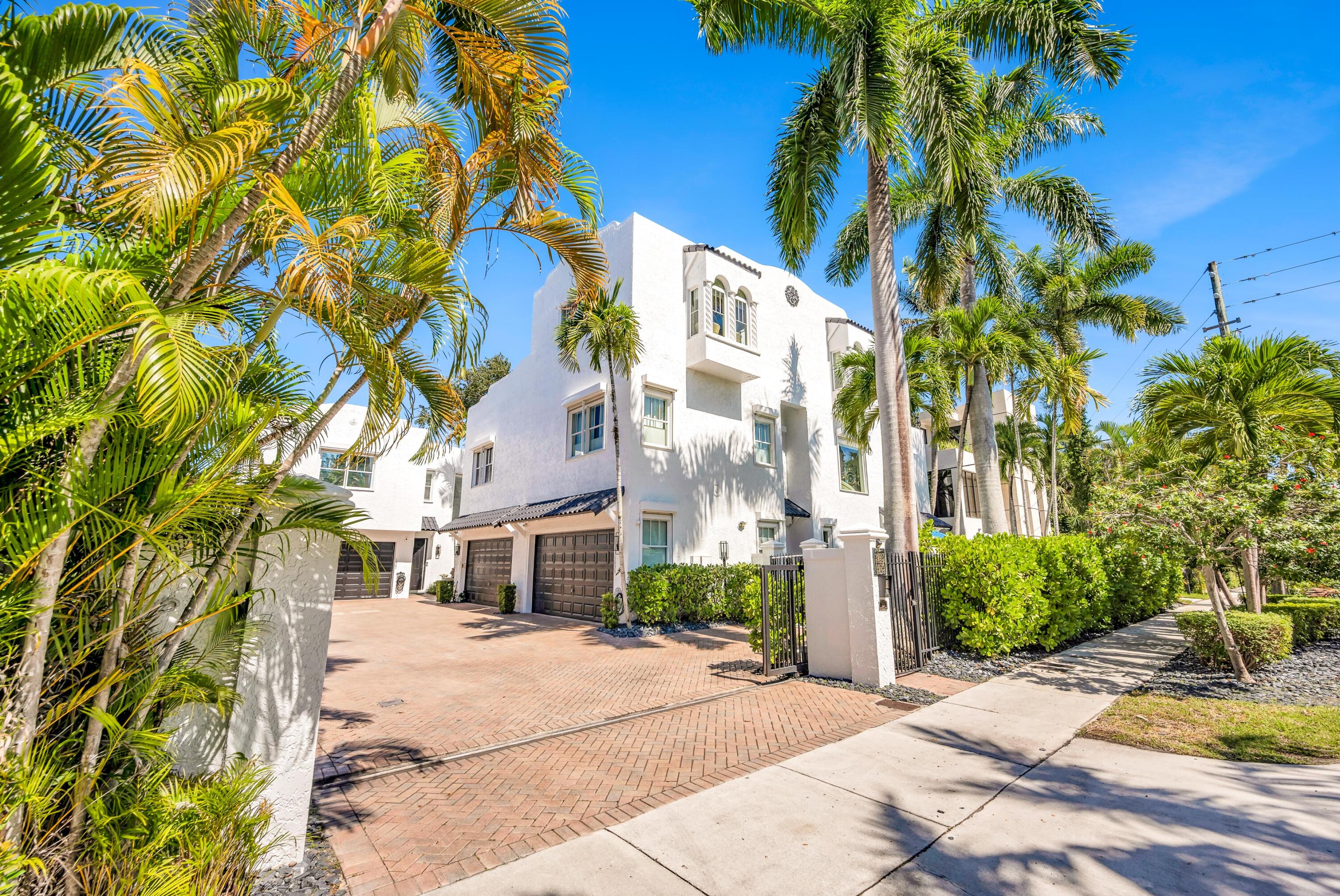 1627 E Broward Blvd