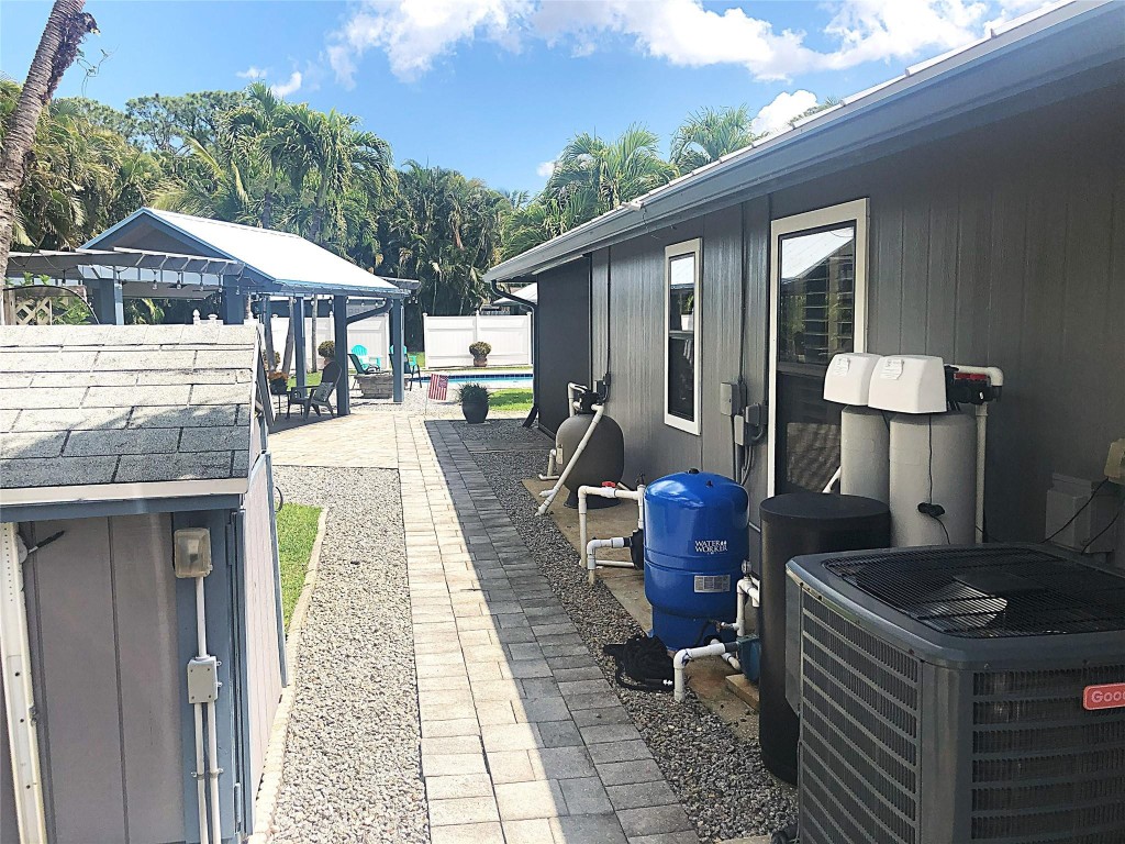 16826 126th Jupiter, FL 33478