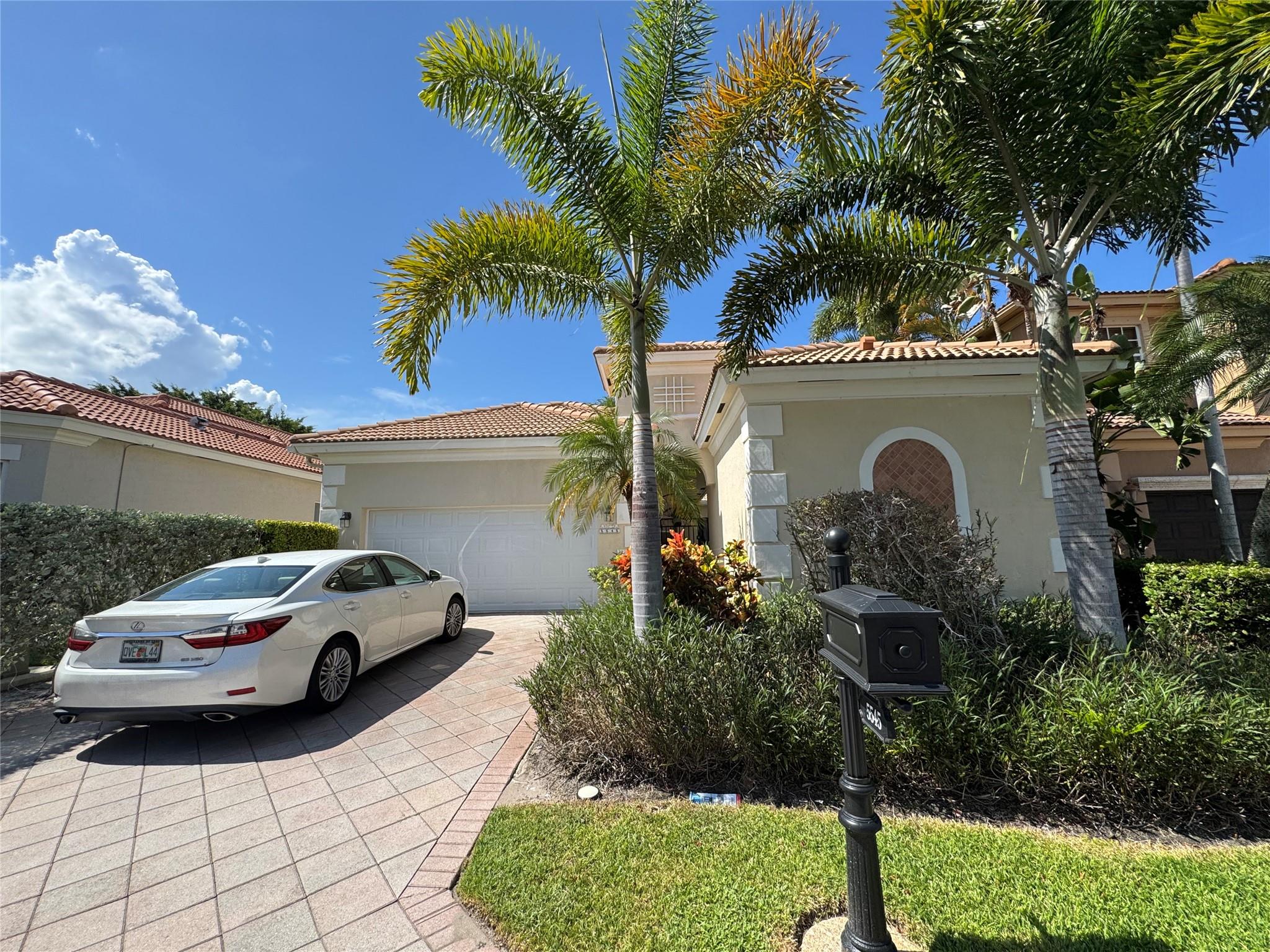 5545 Via De La Plata Cir