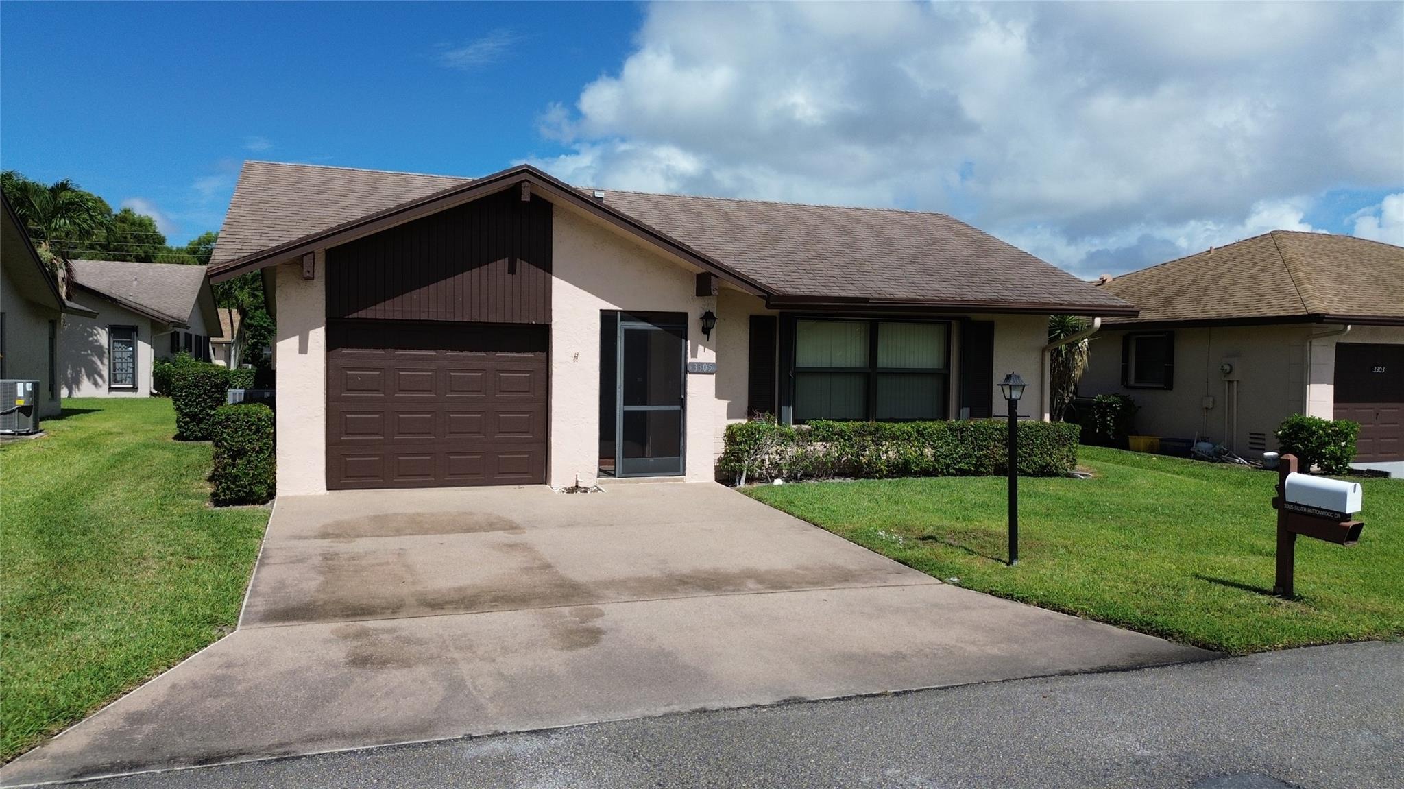 3305 Silver Buttonwood Dr