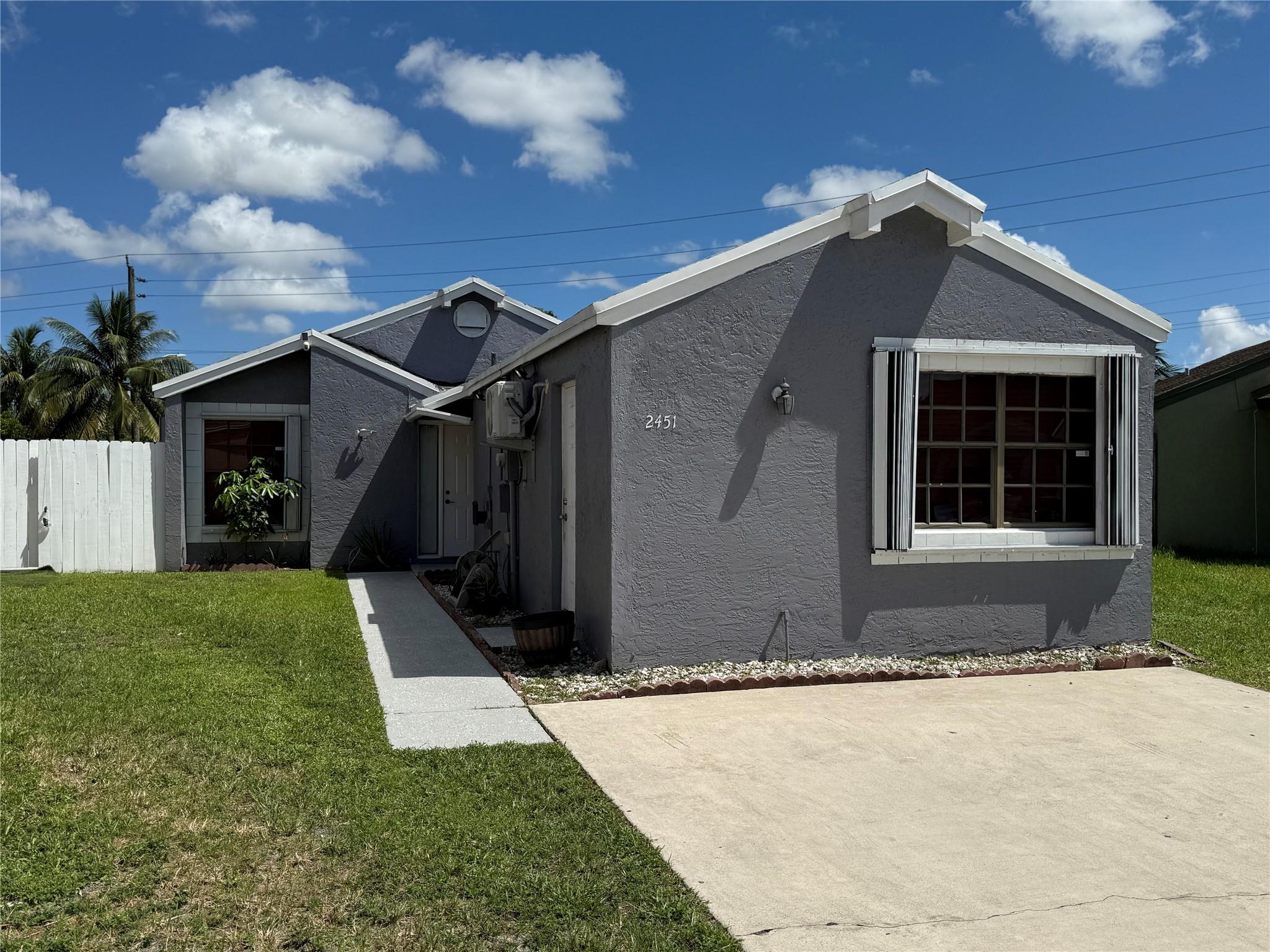 2451 SW 86th Ave