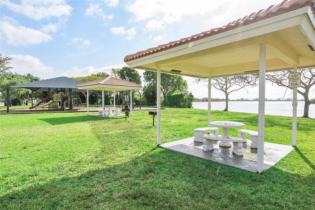 4723 SW 12th Pl Deerfield Beach, FL 33442