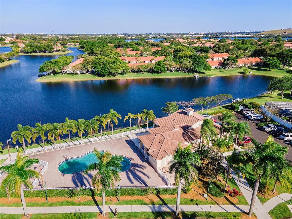 4723 SW 12th Pl Deerfield Beach, FL 33442