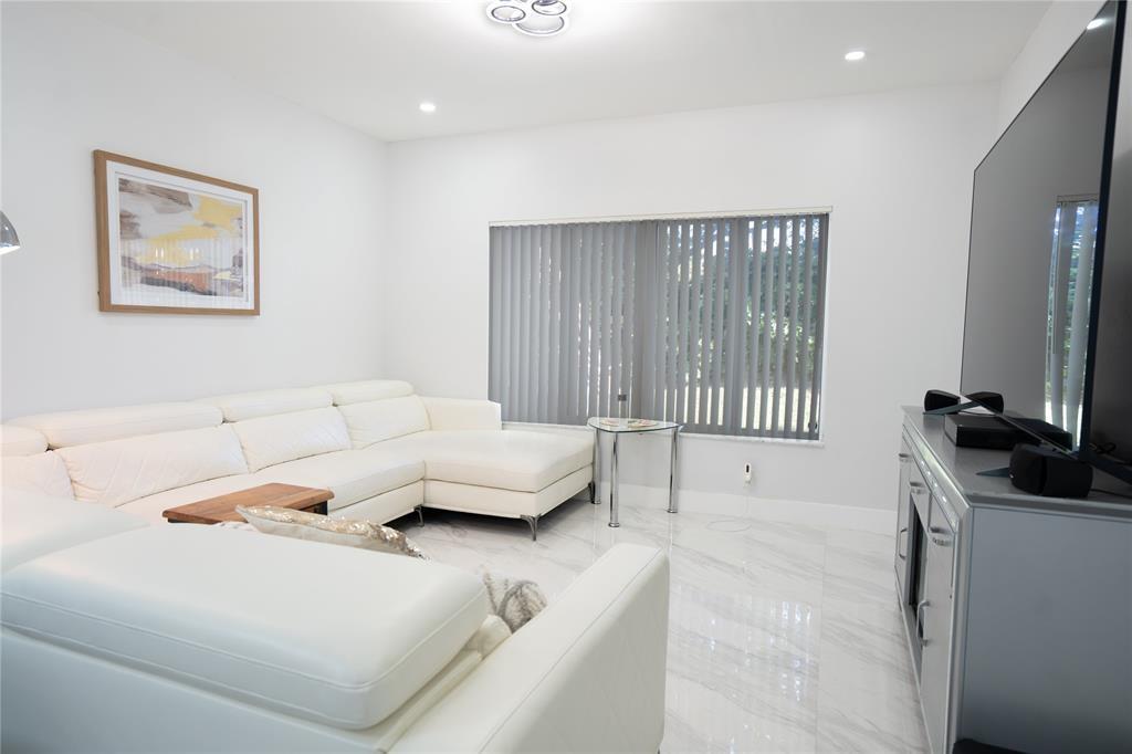 4723 SW 12th Pl Deerfield Beach, FL 33442