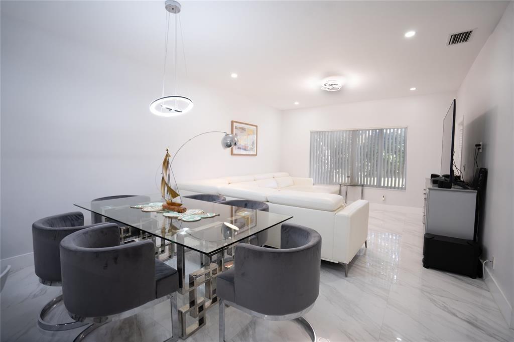 4723 SW 12th Pl Deerfield Beach, FL 33442