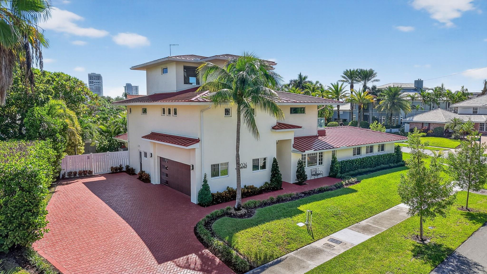 2024 Harbourview Dr Fort Lauderdale, FL 33316