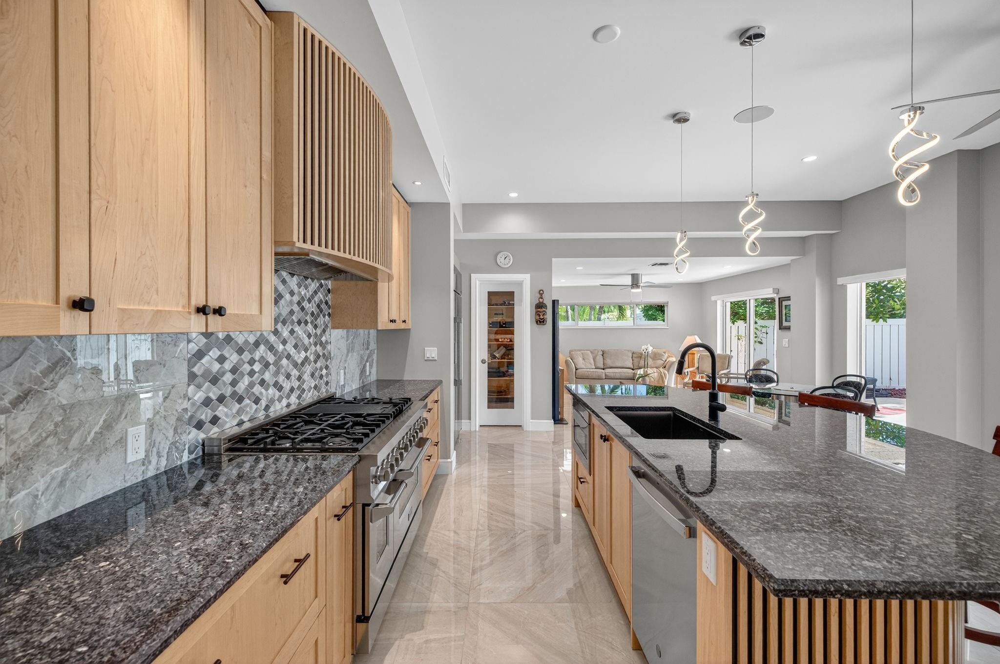 2024 Harbourview Dr Fort Lauderdale, FL 33316