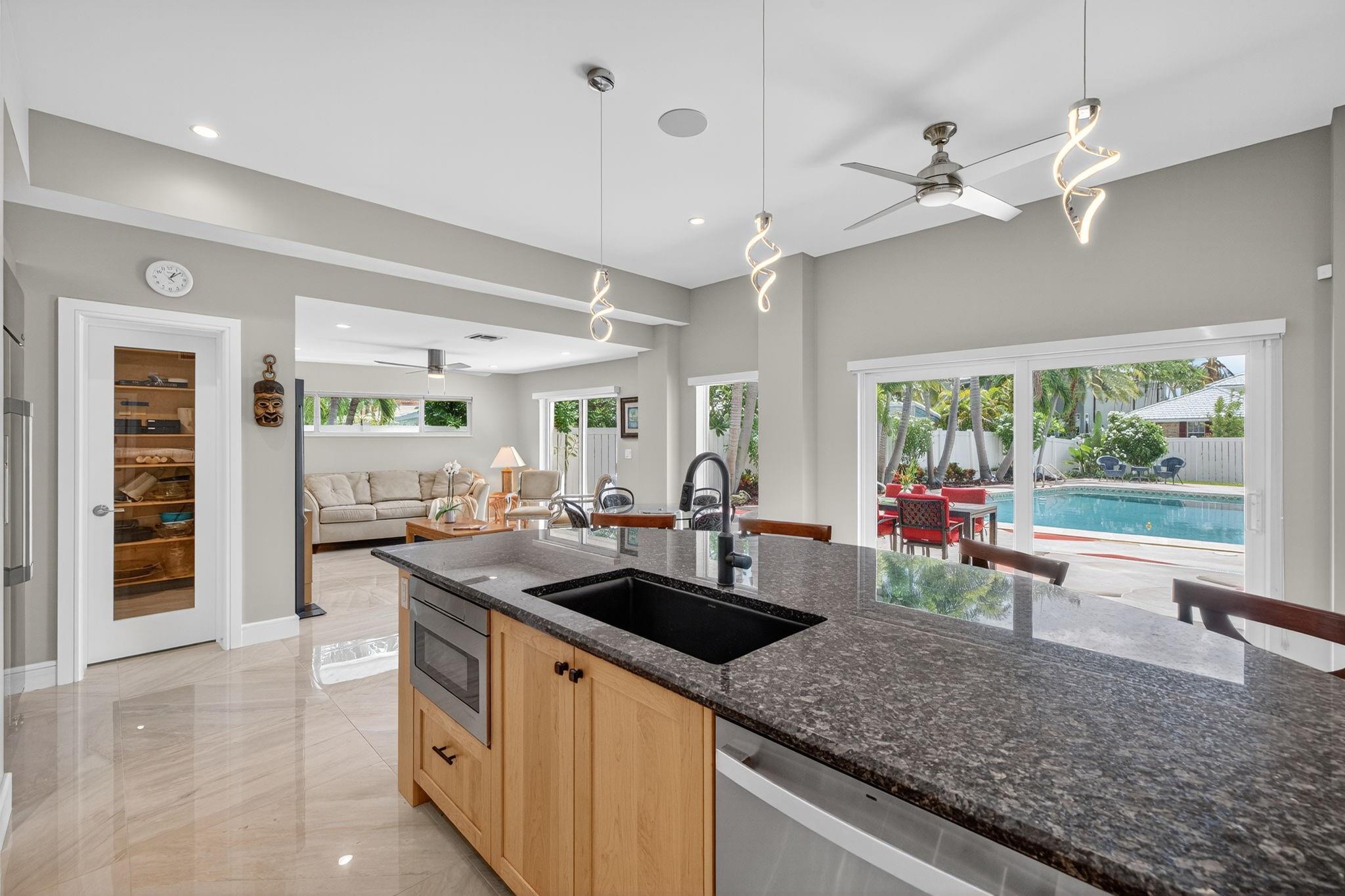 2024 Harbourview Dr Fort Lauderdale, FL 33316