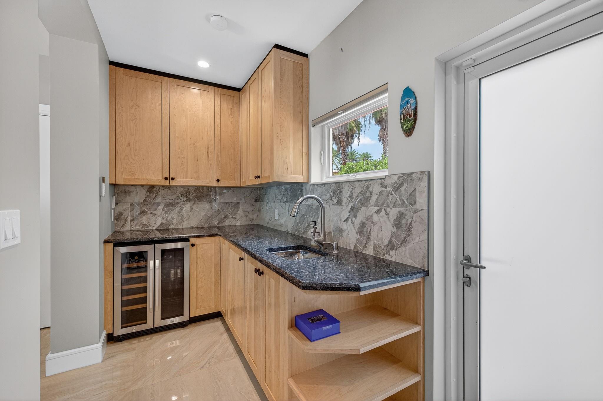 2024 Harbourview Dr Fort Lauderdale, FL 33316