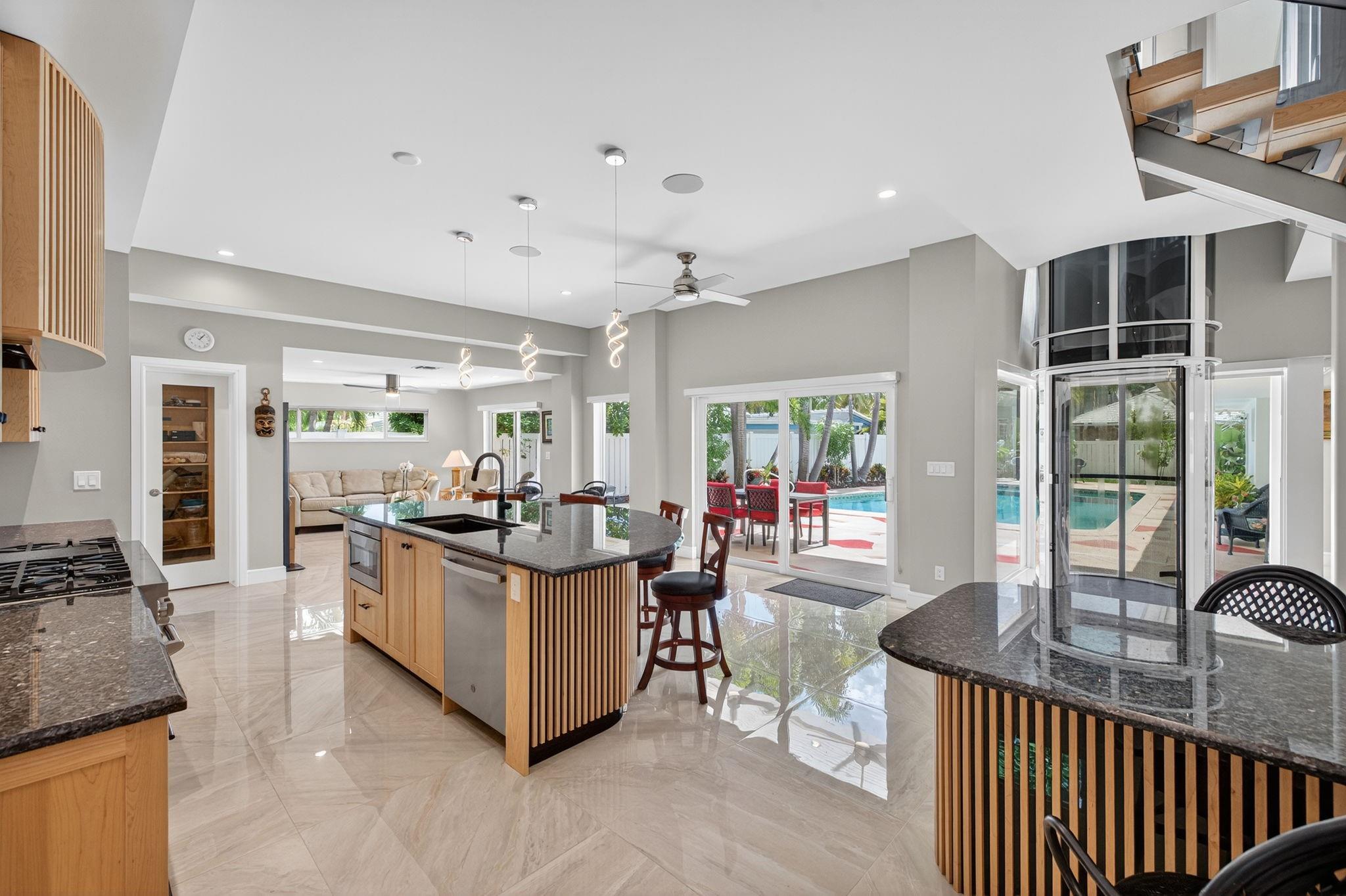 2024 Harbourview Dr Fort Lauderdale, FL 33316