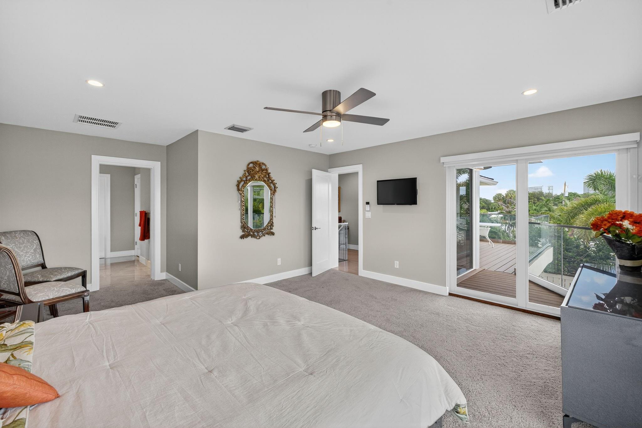 2024 Harbourview Dr Fort Lauderdale, FL 33316