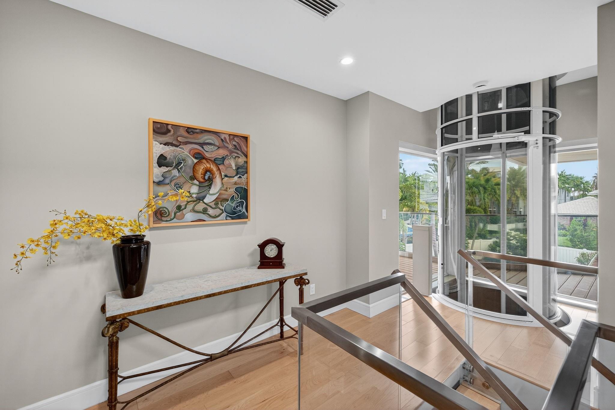 2024 Harbourview Dr Fort Lauderdale, FL 33316