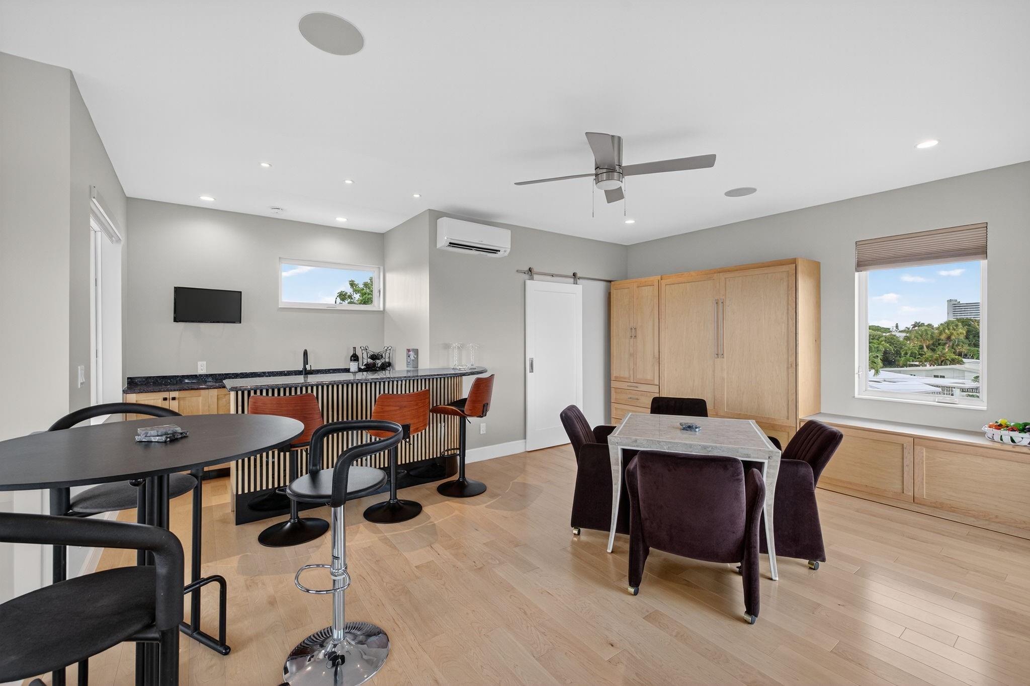 2024 Harbourview Dr Fort Lauderdale, FL 33316