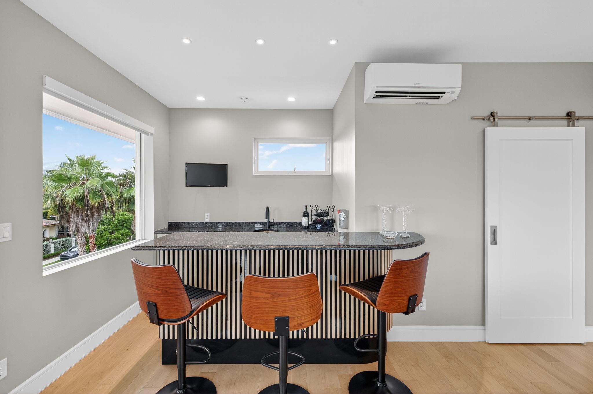 2024 Harbourview Dr Fort Lauderdale, FL 33316