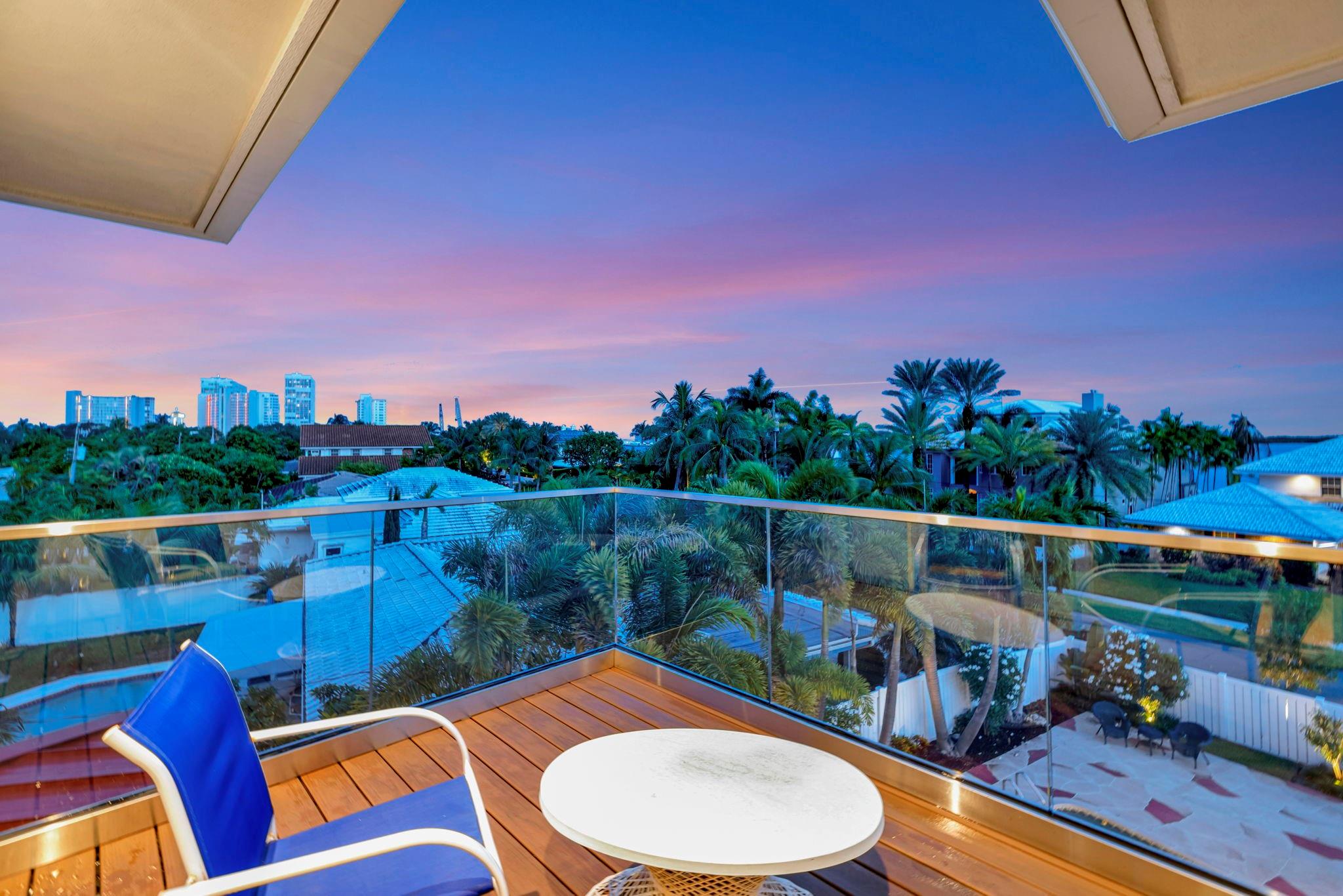 2024 Harbourview Dr Fort Lauderdale, FL 33316