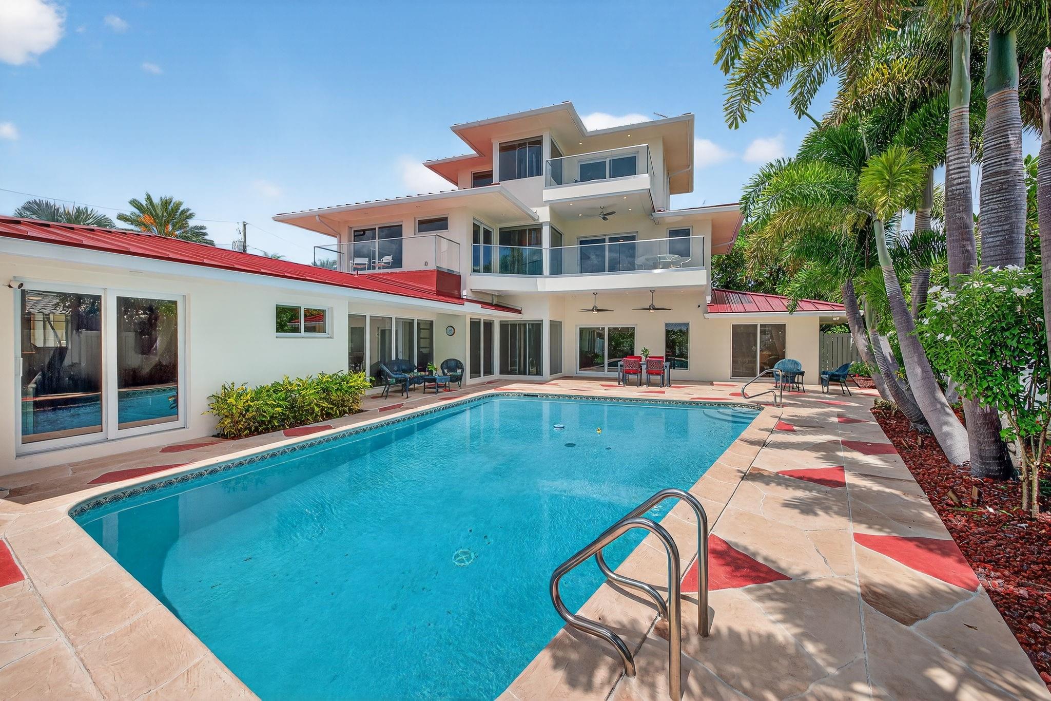 2024 Harbourview Dr Fort Lauderdale, FL 33316