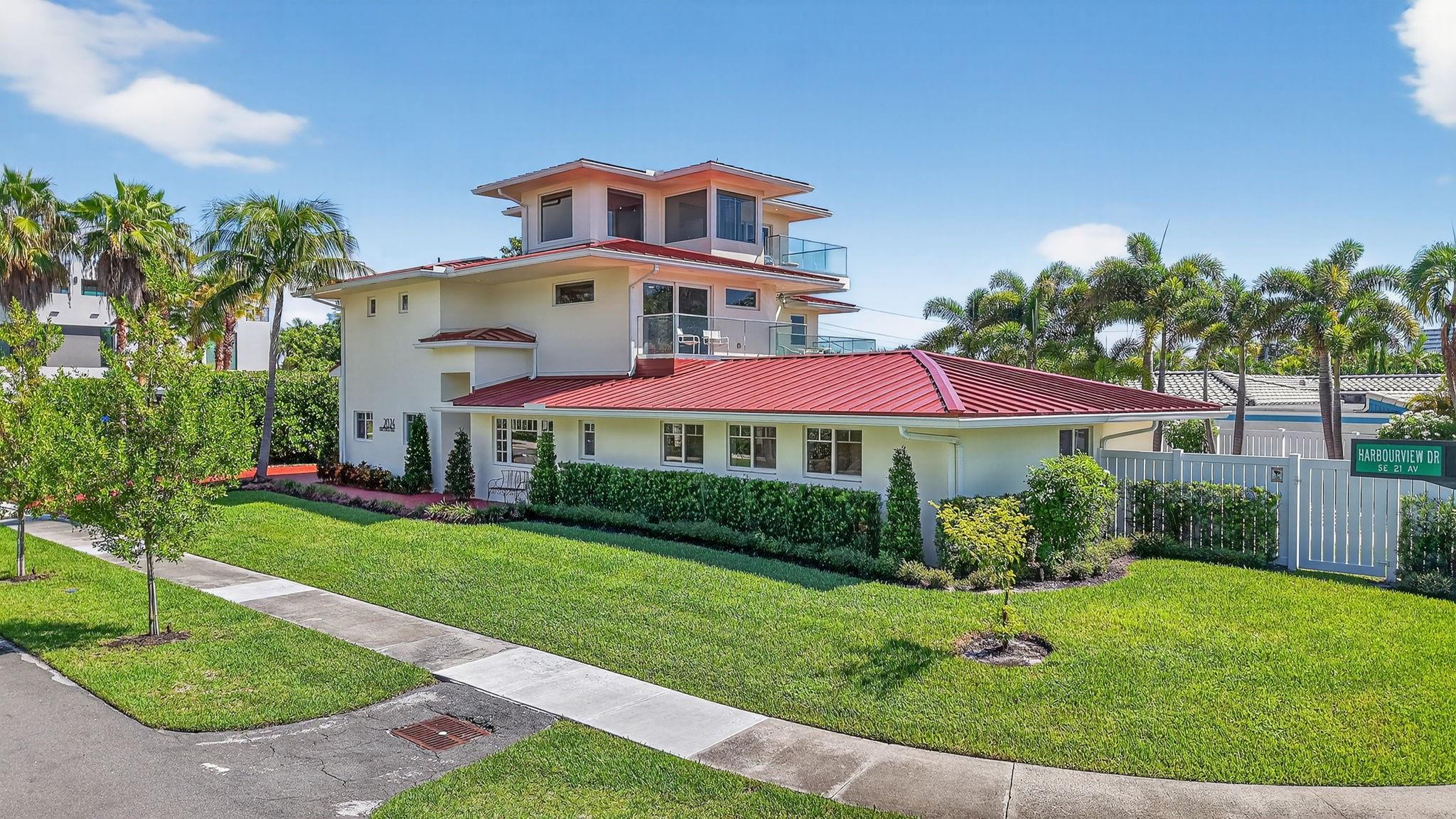 2024 Harbourview Dr Fort Lauderdale, FL 33316