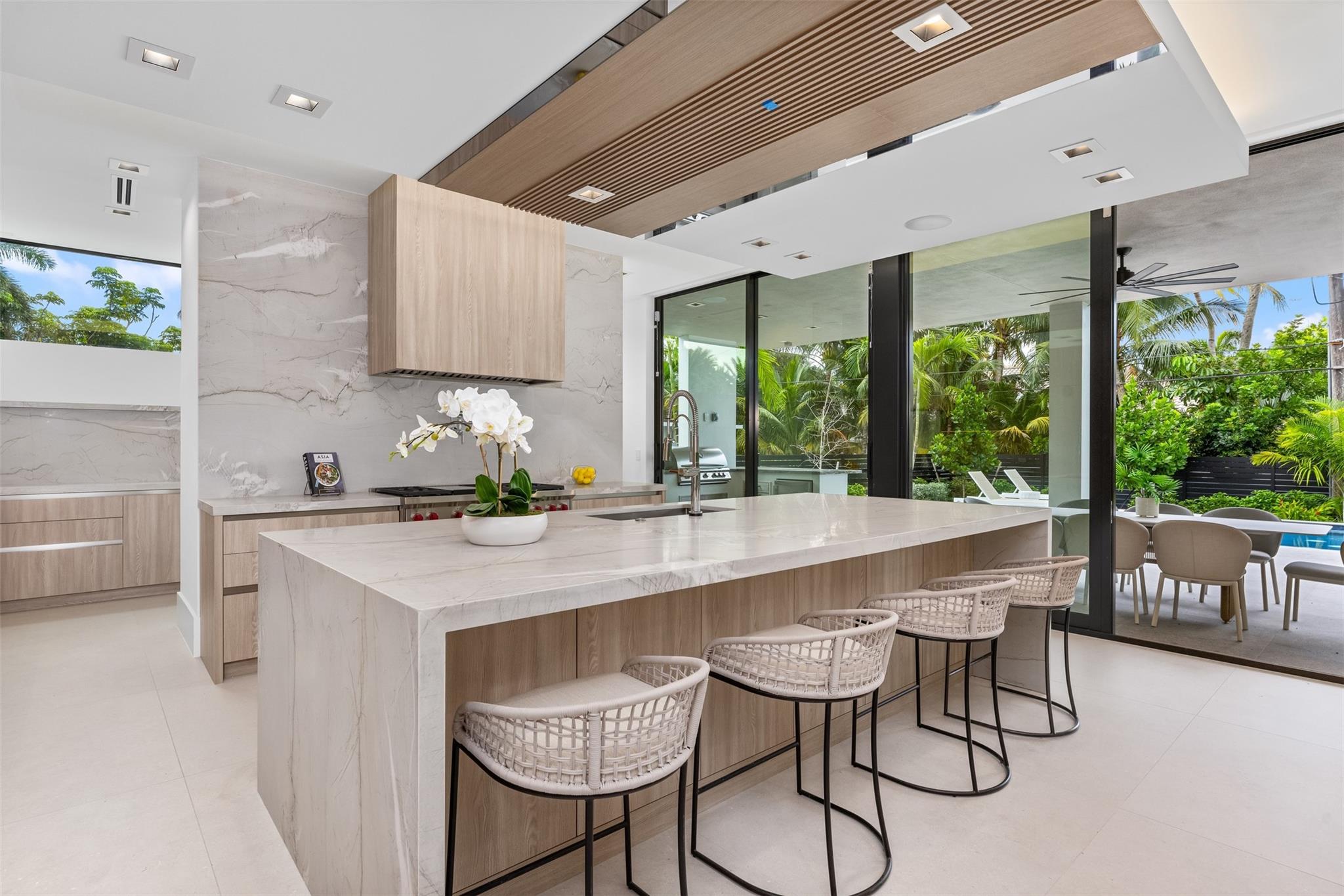 1626 E Lake Dr Fort Lauderdale, FL 33316