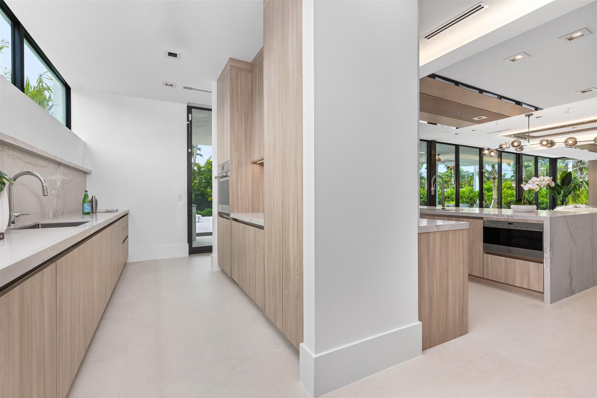 1626 E Lake Dr Fort Lauderdale, FL 33316