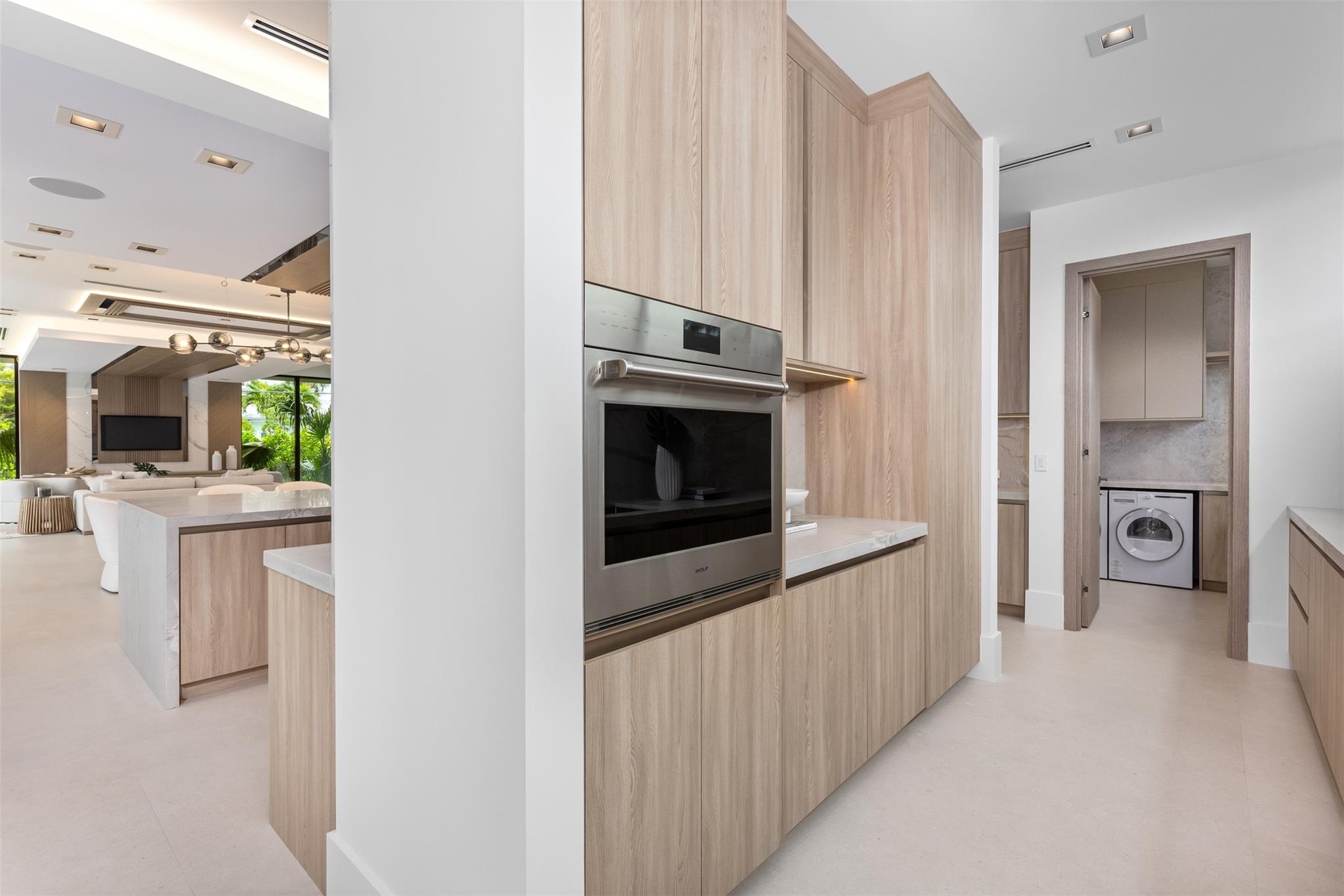 1626 E Lake Dr Fort Lauderdale, FL 33316