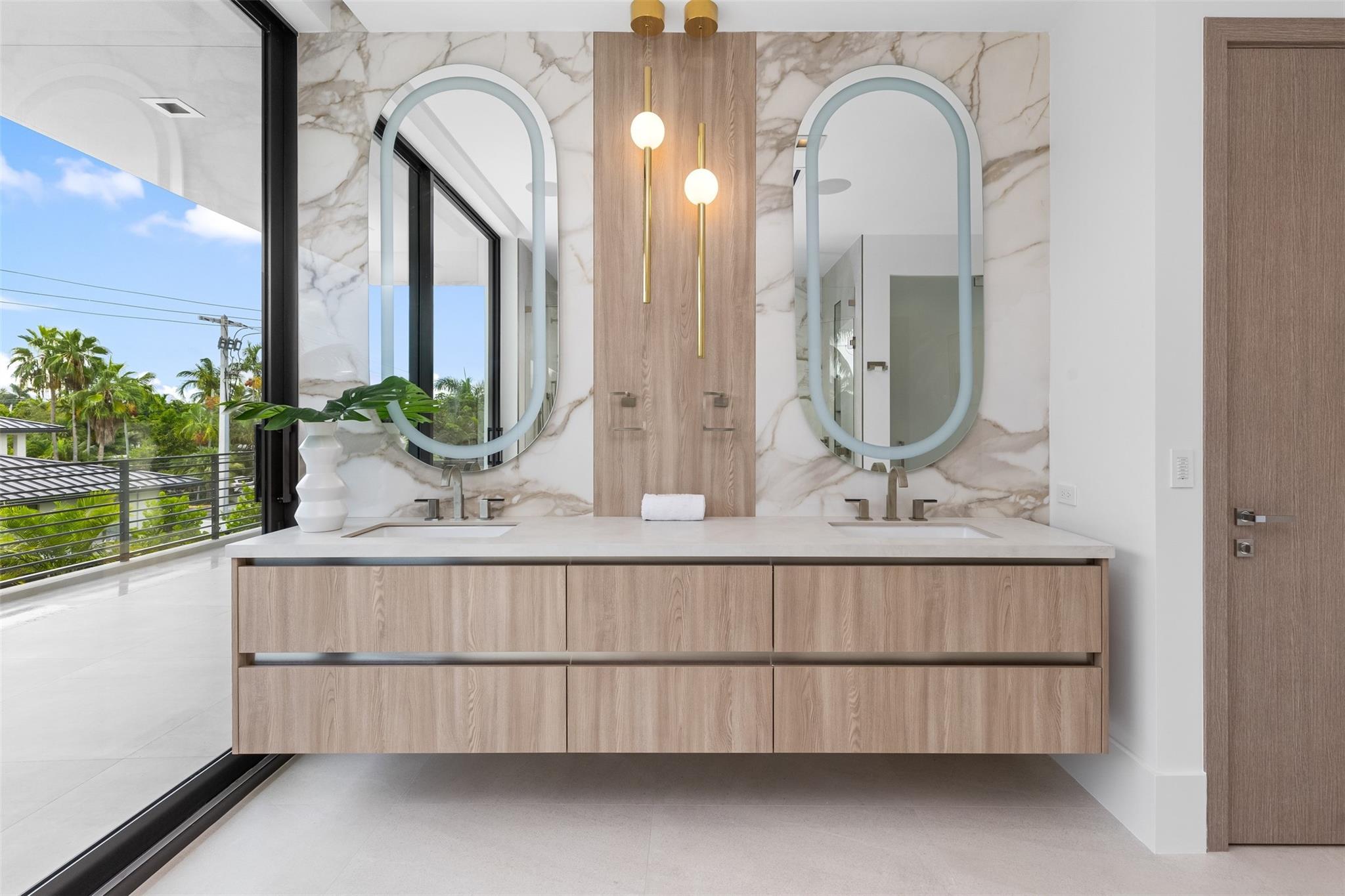 1626 E Lake Dr Fort Lauderdale, FL 33316