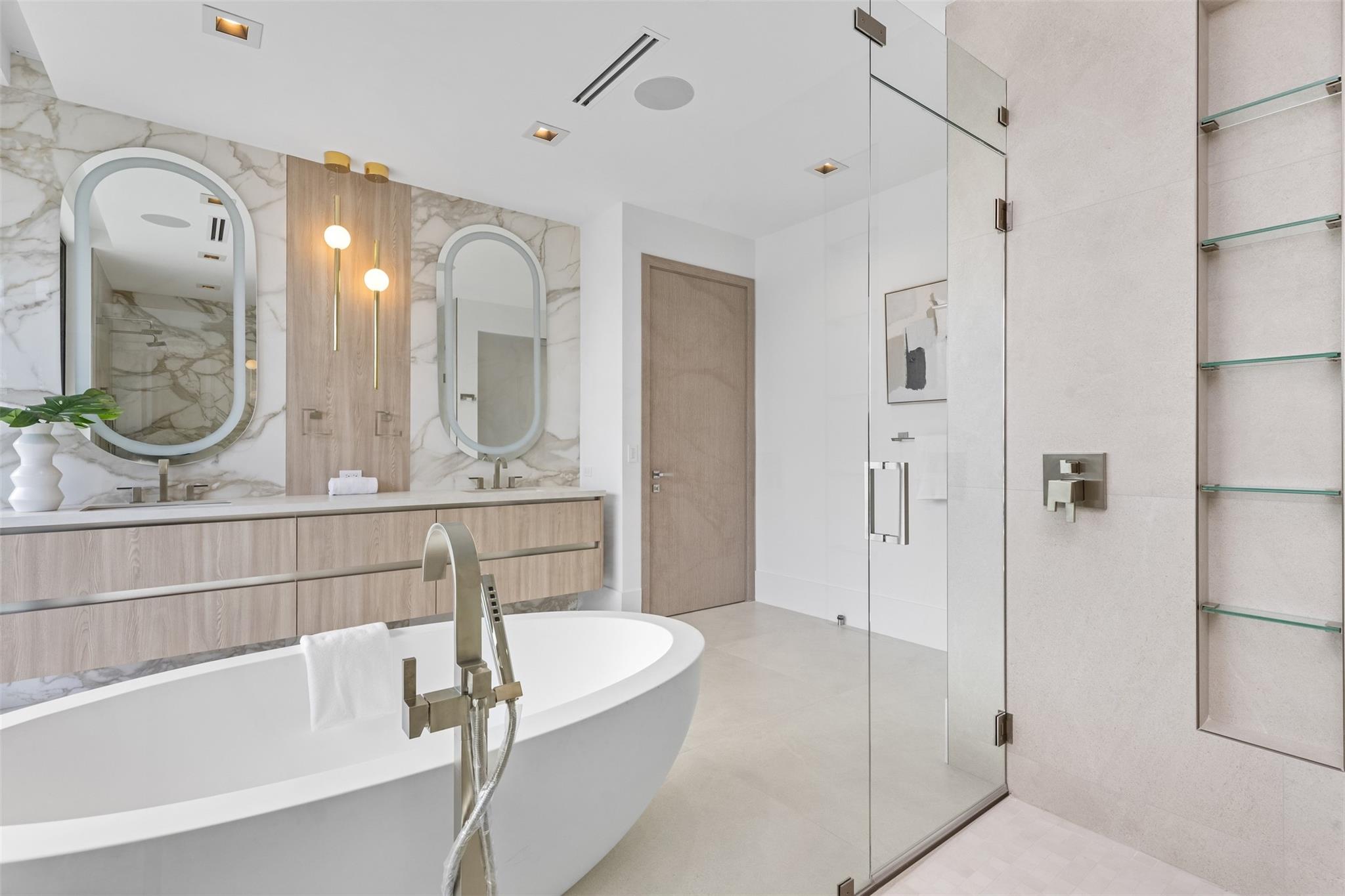 1626 E Lake Dr Fort Lauderdale, FL 33316