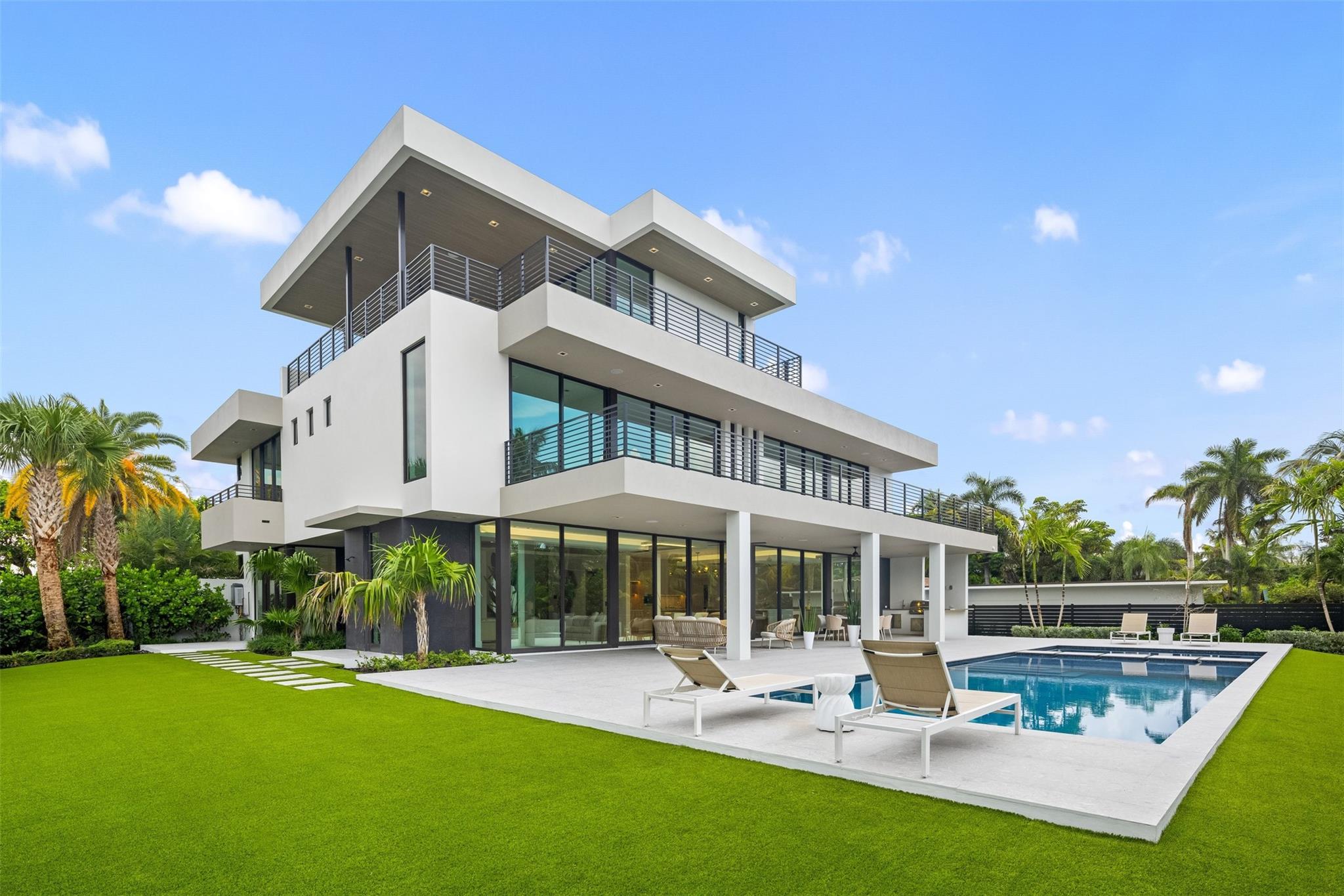 1626 E Lake Dr Fort Lauderdale, FL 33316