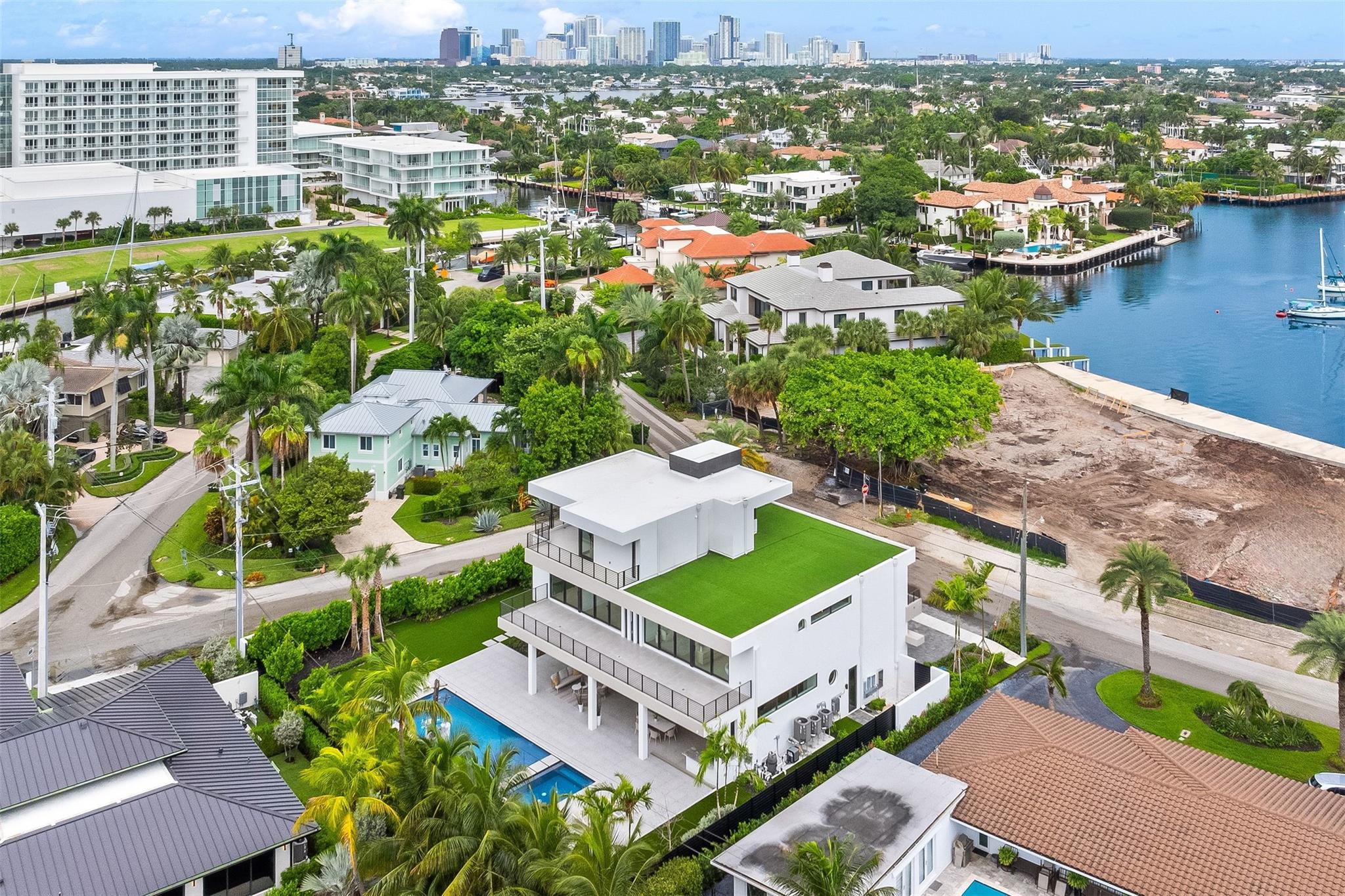 1626 E Lake Dr Fort Lauderdale, FL 33316