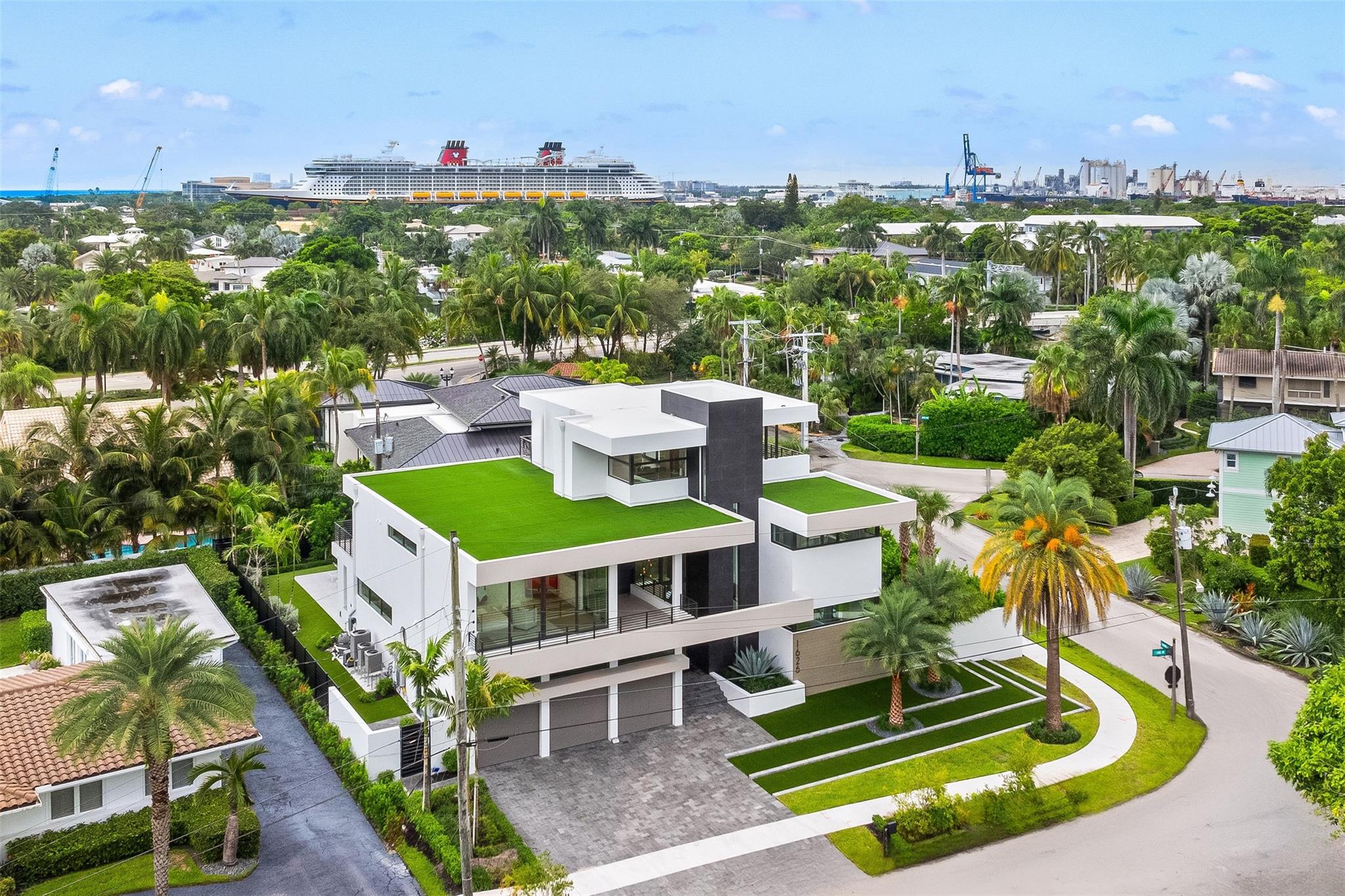 1626 E Lake Dr Fort Lauderdale, FL 33316