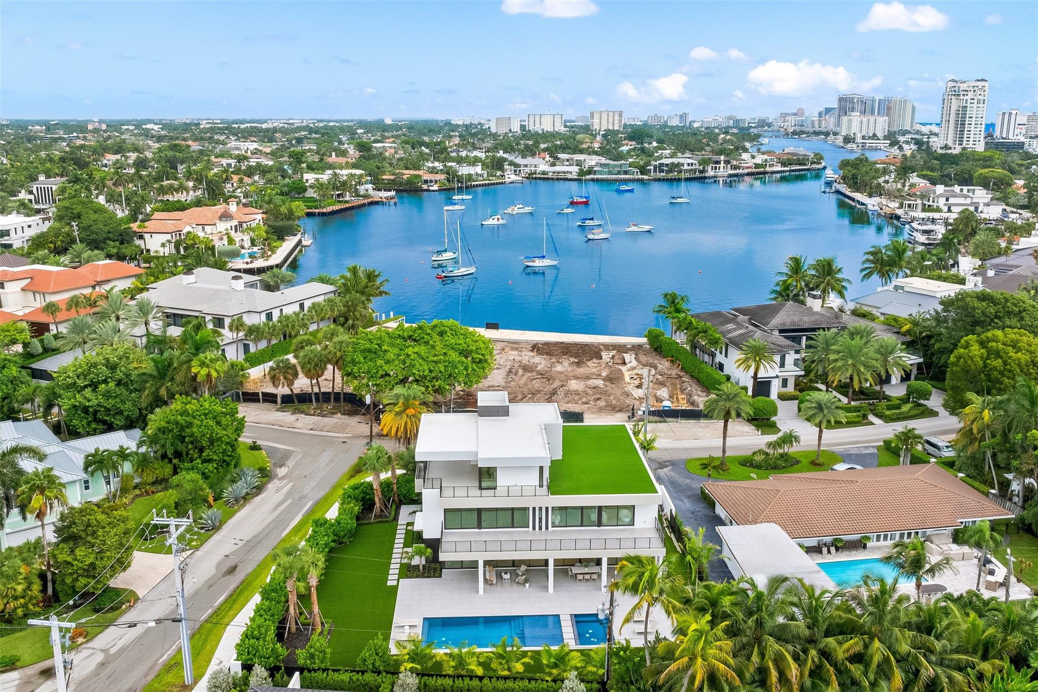 1626 E Lake Dr Fort Lauderdale, FL 33316