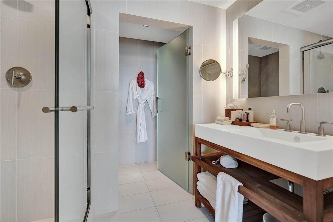 3101 Bayshore #2407 Fort Lauderdale, FL 33304