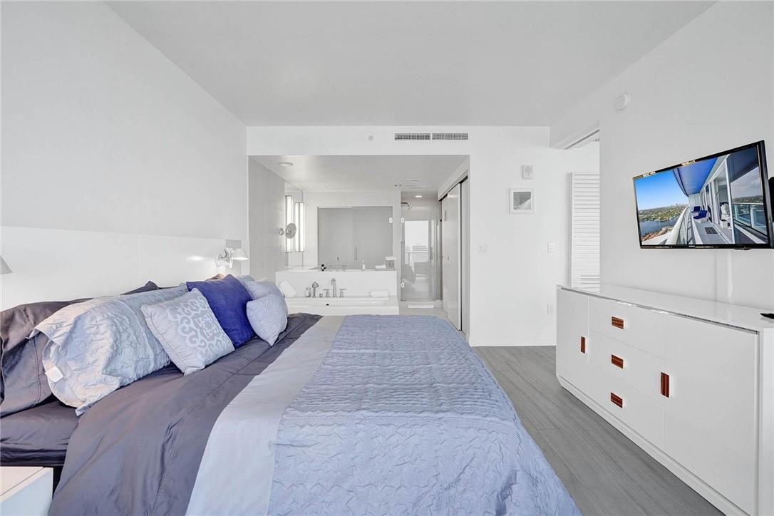 3101 Bayshore #2407 Fort Lauderdale, FL 33304