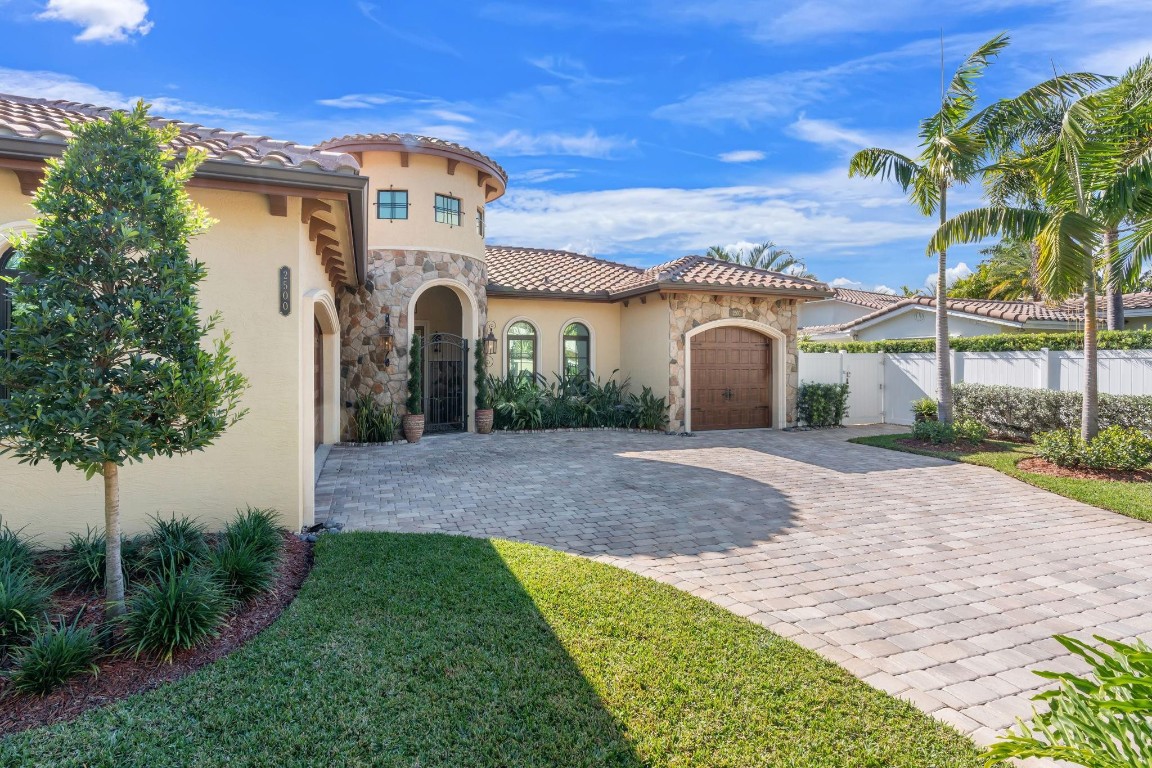 2500 NE 14th Fort Lauderdale, FL 33304