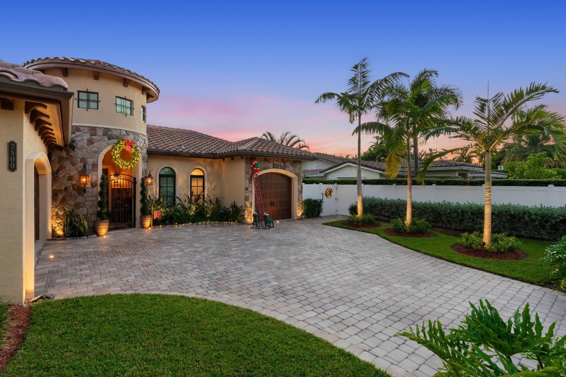 2500 NE 14th Fort Lauderdale, FL 33304