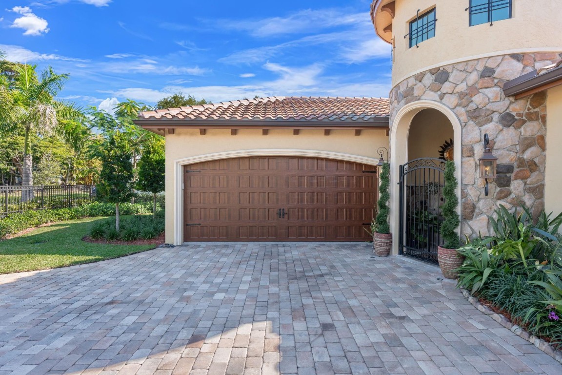 2500 NE 14th Fort Lauderdale, FL 33304