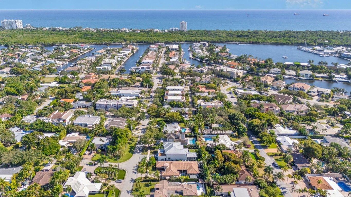 2500 NE 14th Fort Lauderdale, FL 33304