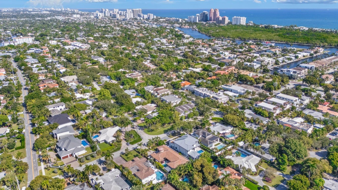 2500 NE 14th Fort Lauderdale, FL 33304