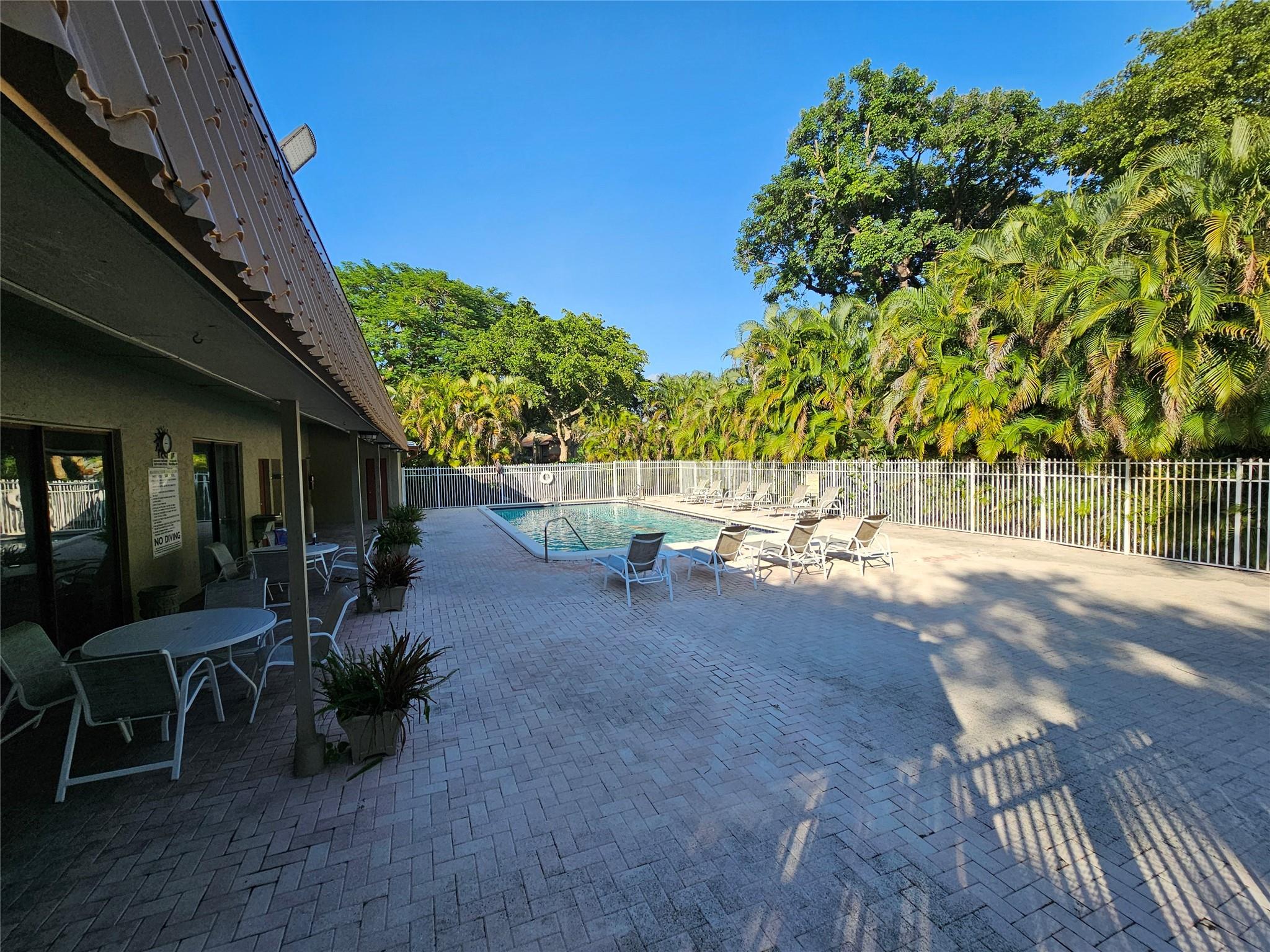 761 E Coco Plum Cir #1 Plantation, FL 33324