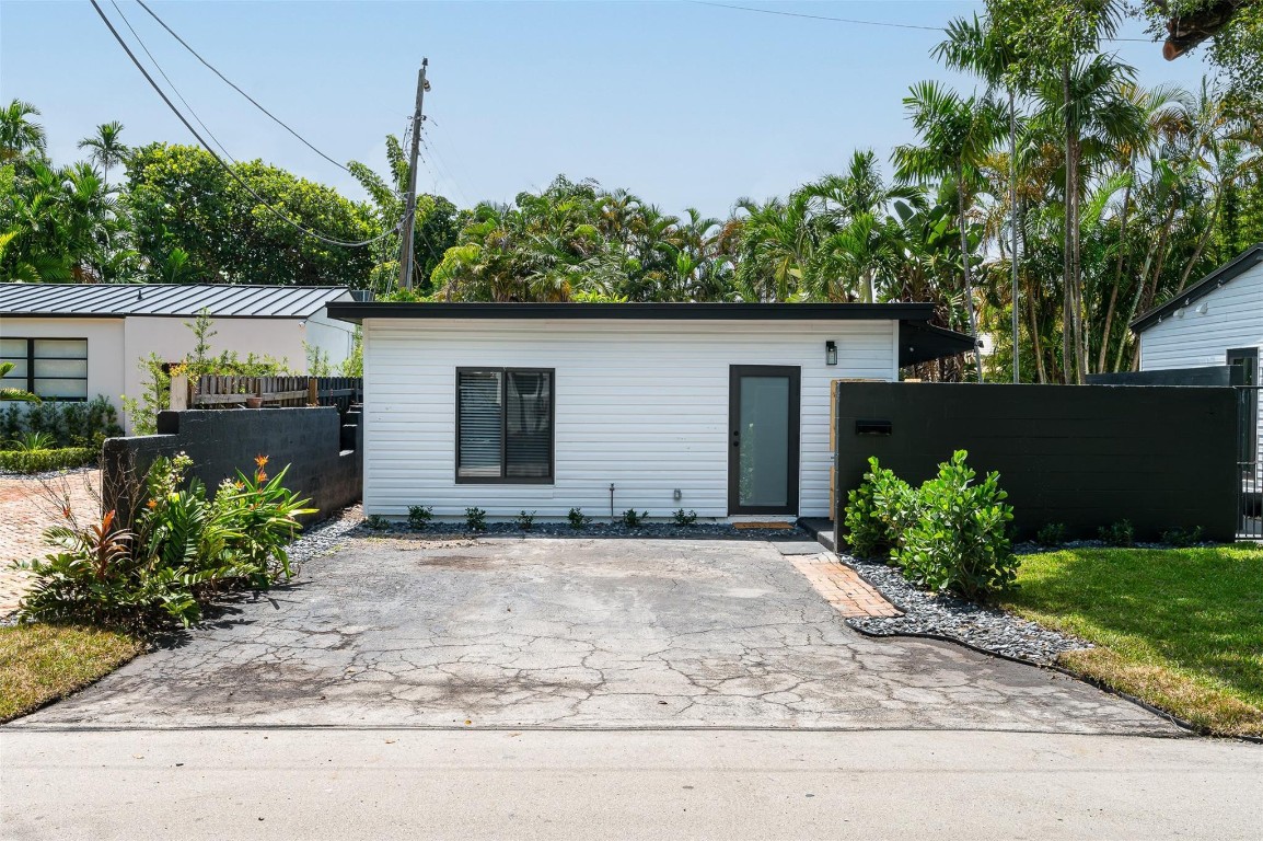 648 NE 16th Ter Fort Lauderdale, FL 33304