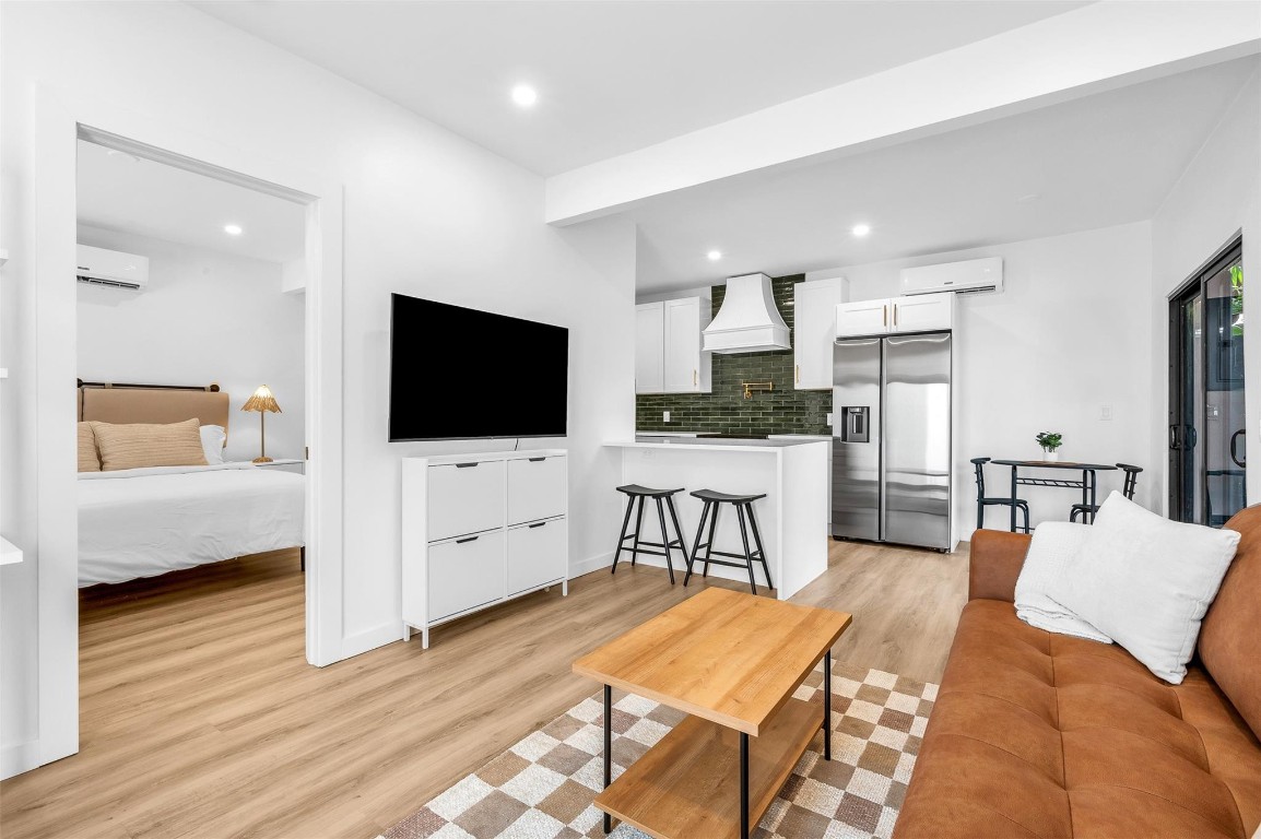 648 NE 16th Ter Fort Lauderdale, FL 33304