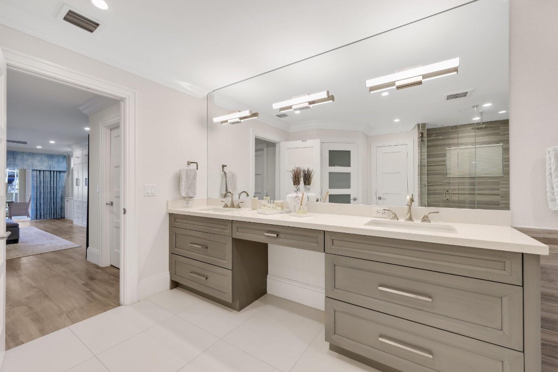 3041 NE 40th Fort Lauderdale, FL 33308