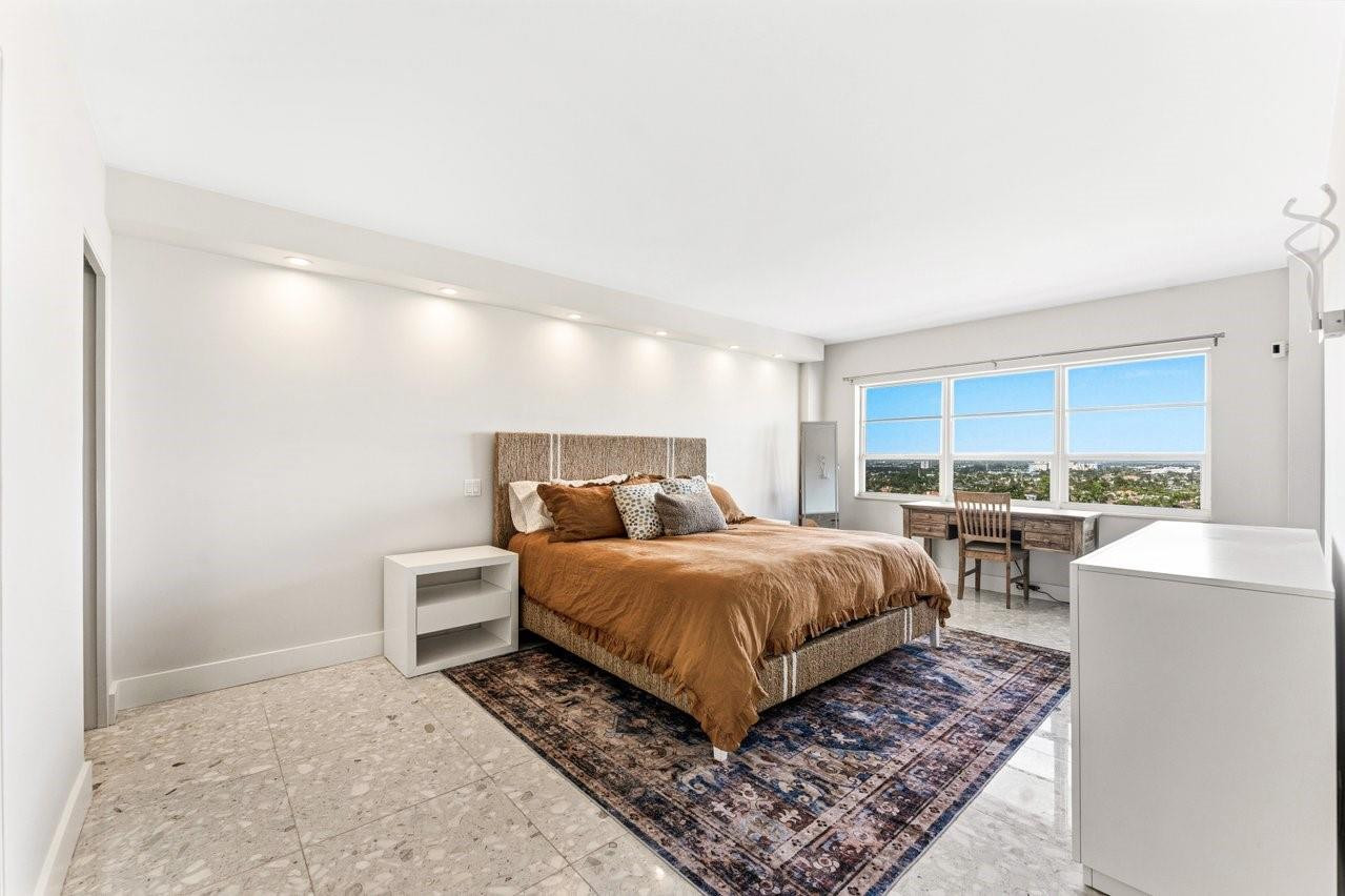 340 Sunset #1808 Fort Lauderdale, FL 33301