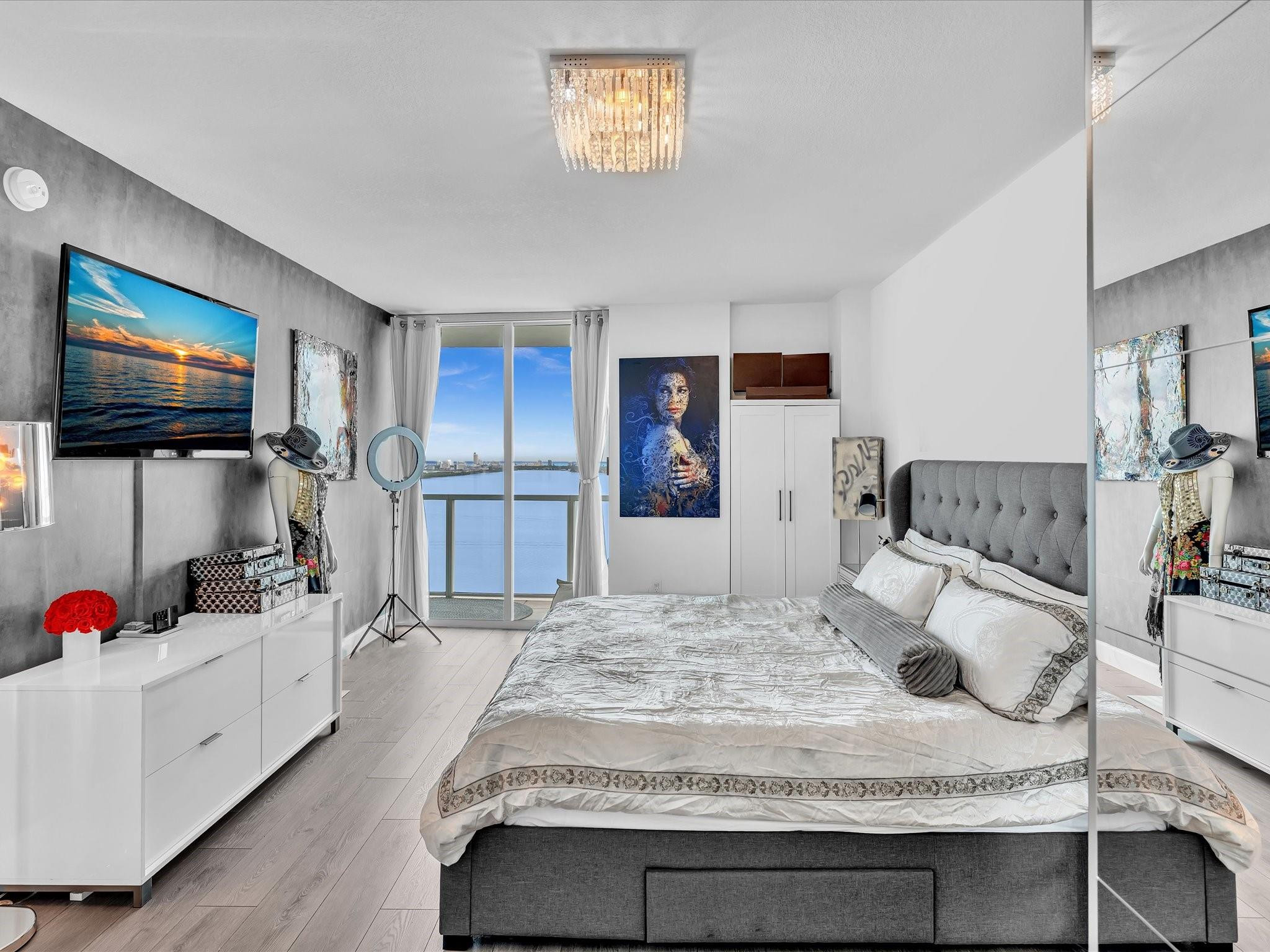 image Onyx on the Bay21