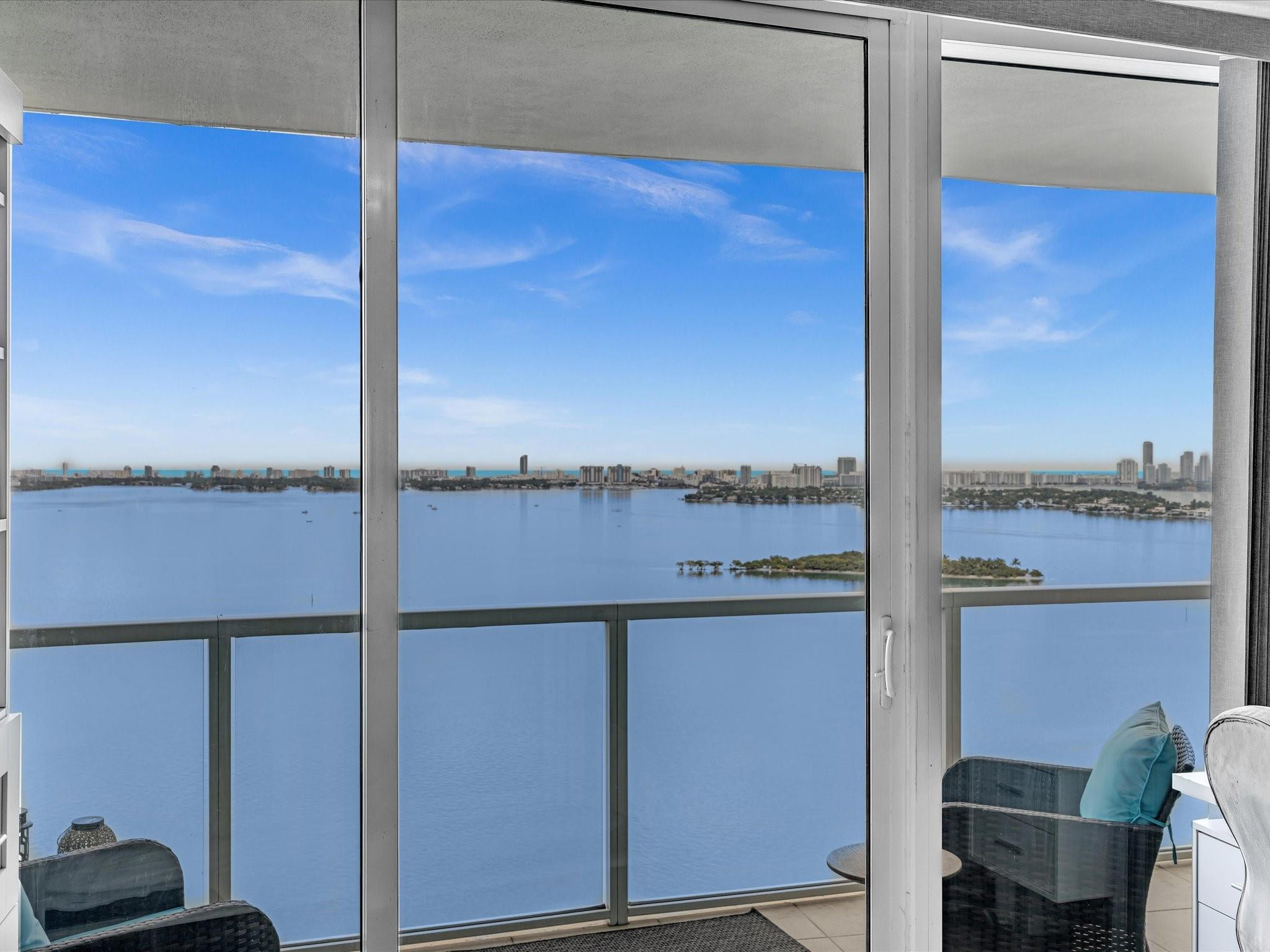 image Onyx on the Bay30