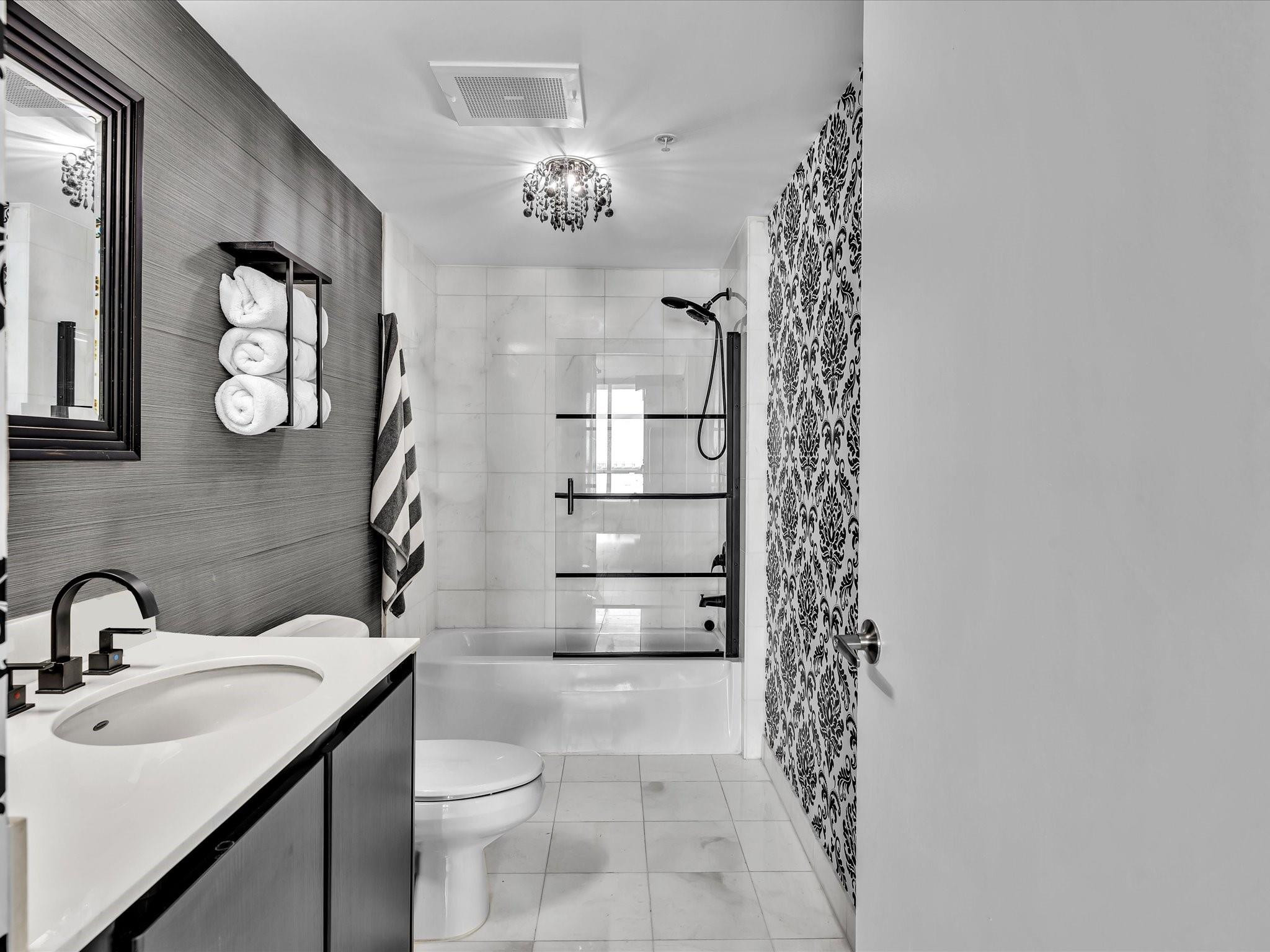 image Onyx on the Bay32