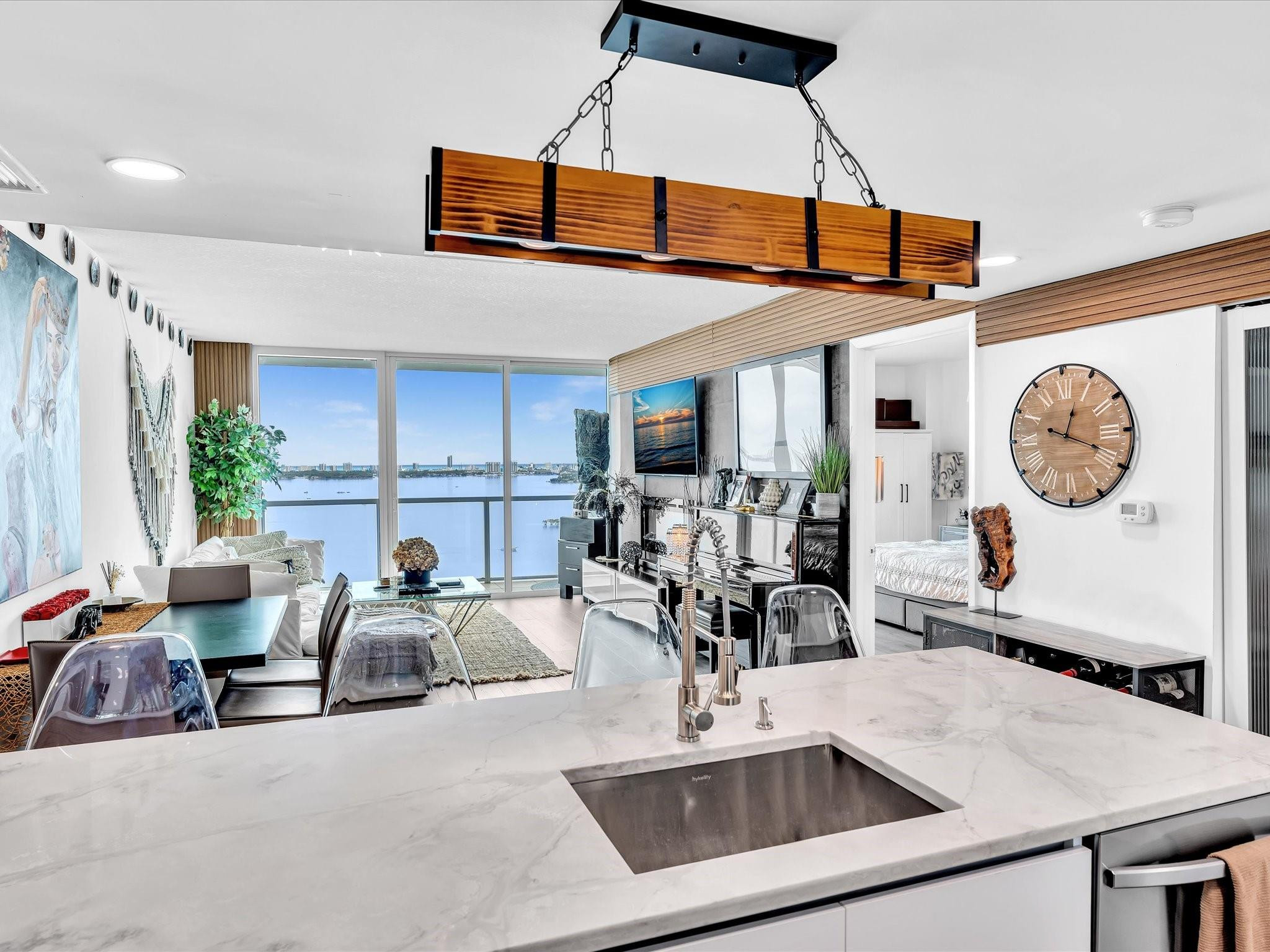 image Onyx on the Bay3