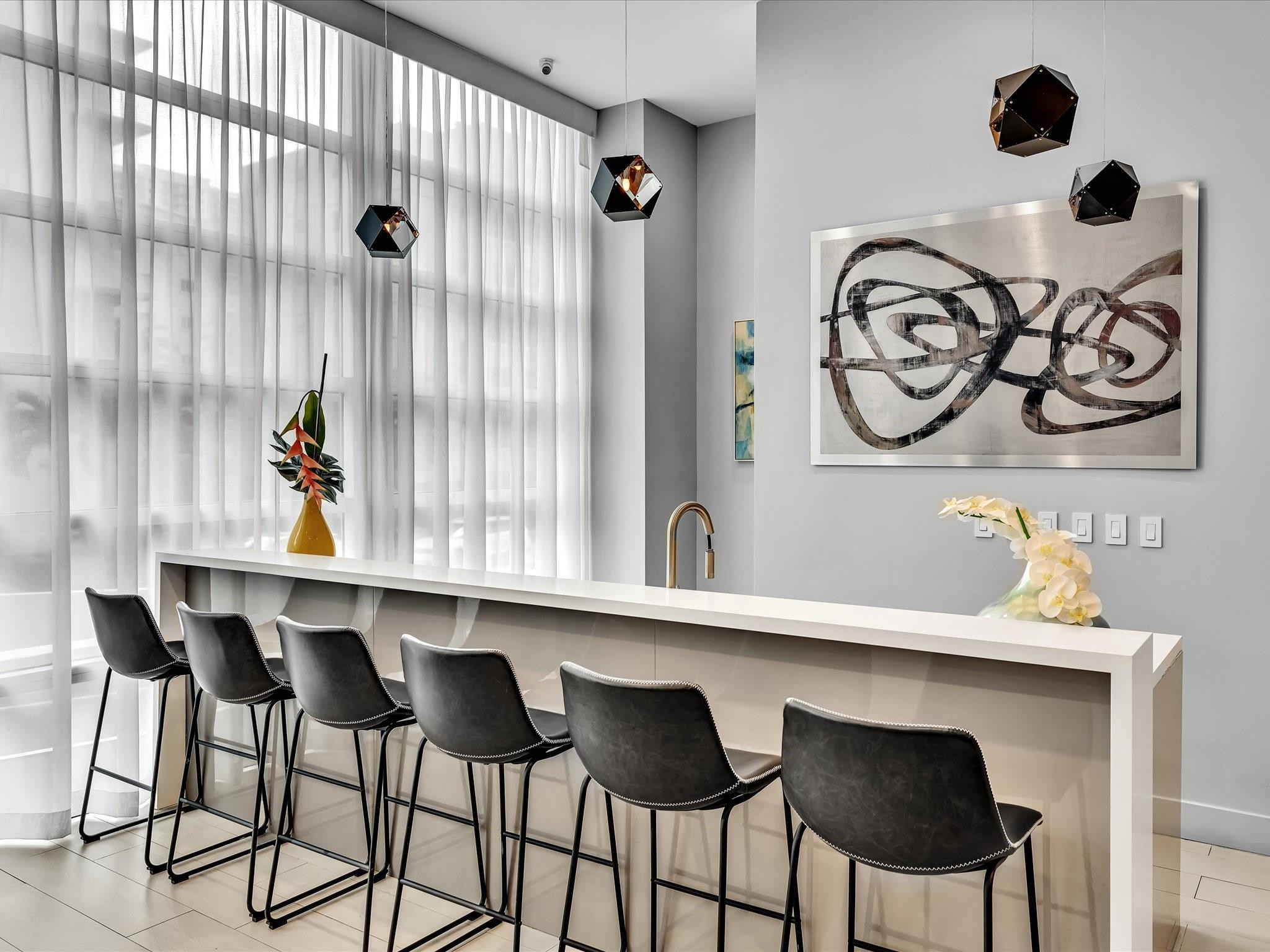 image Onyx on the Bay45