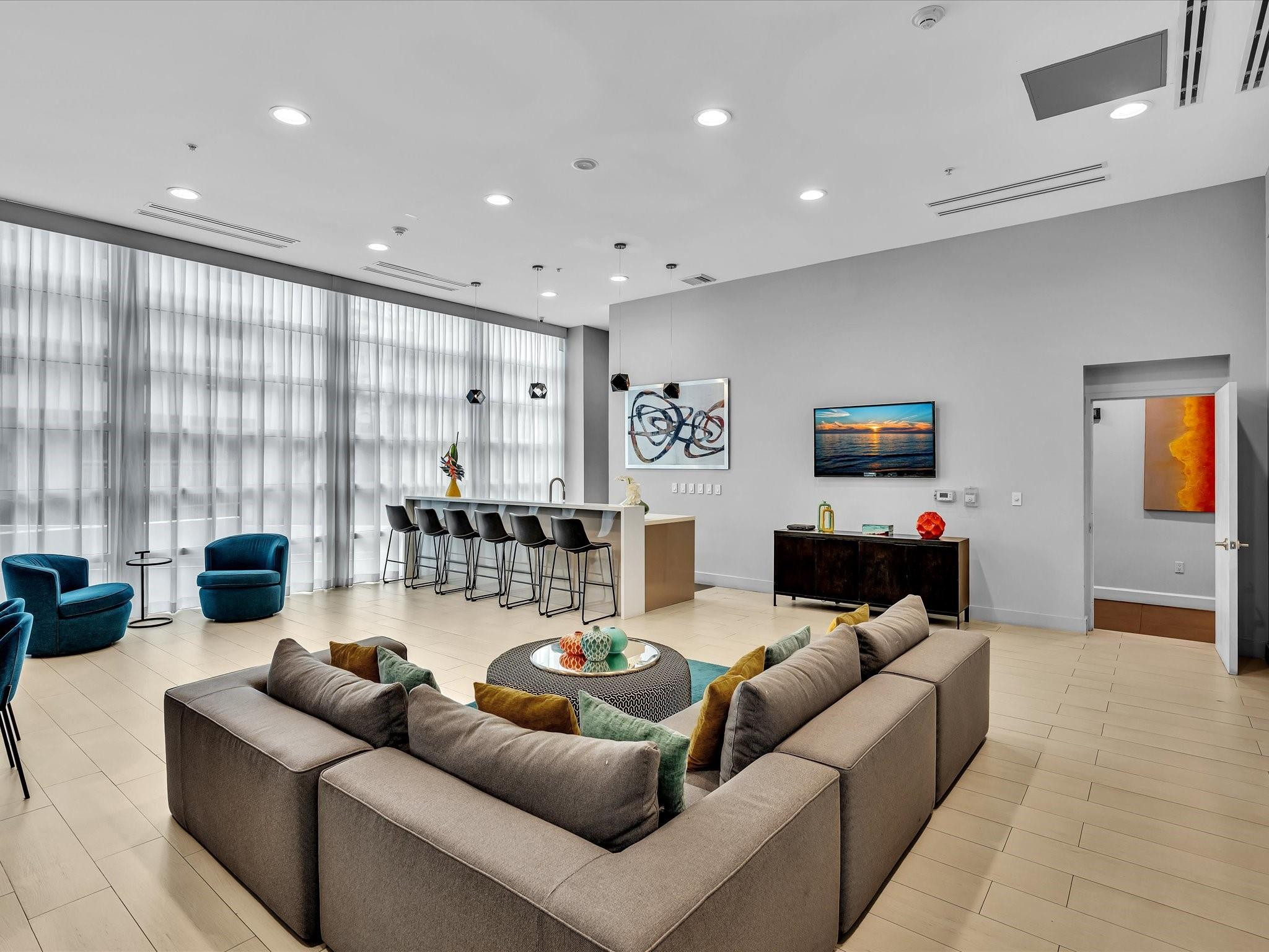 image Onyx on the Bay51