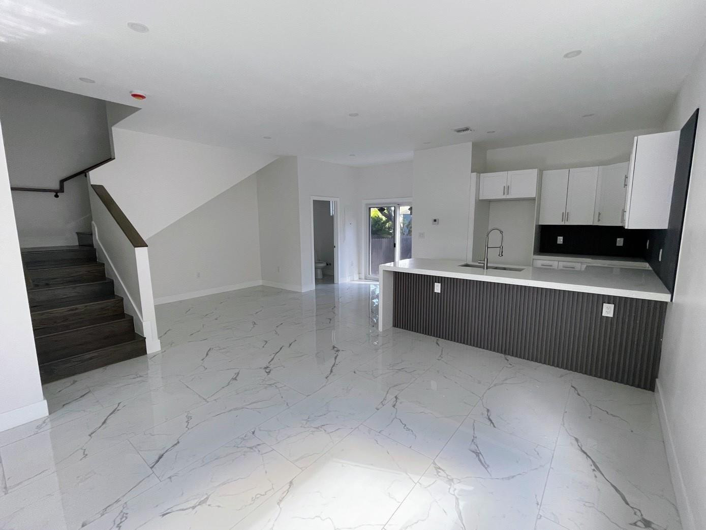 536 NW 13th Fort Lauderdale, FL 33311